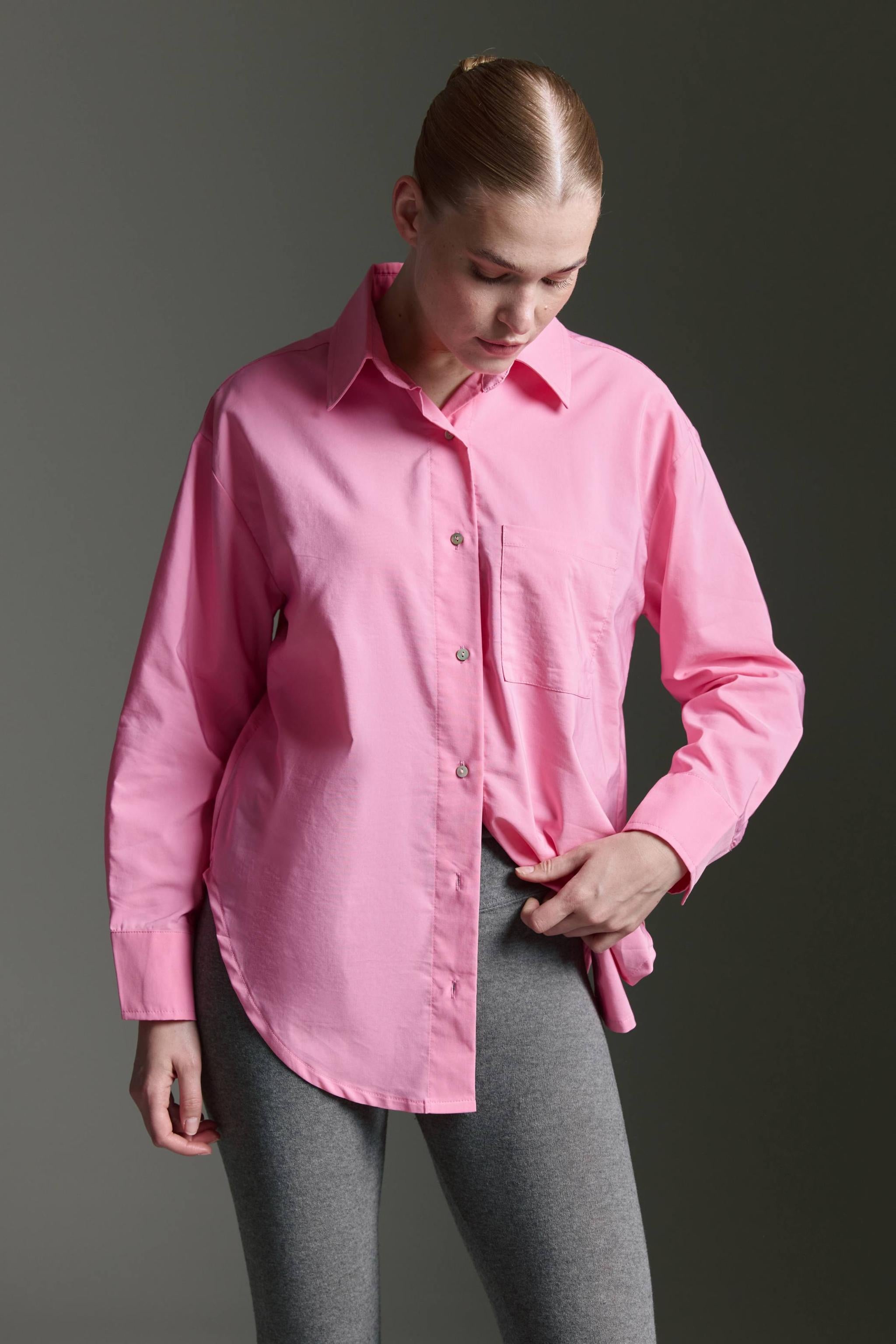 Oversized Bluse Mit Knopfleiste Auf Dem Rücken