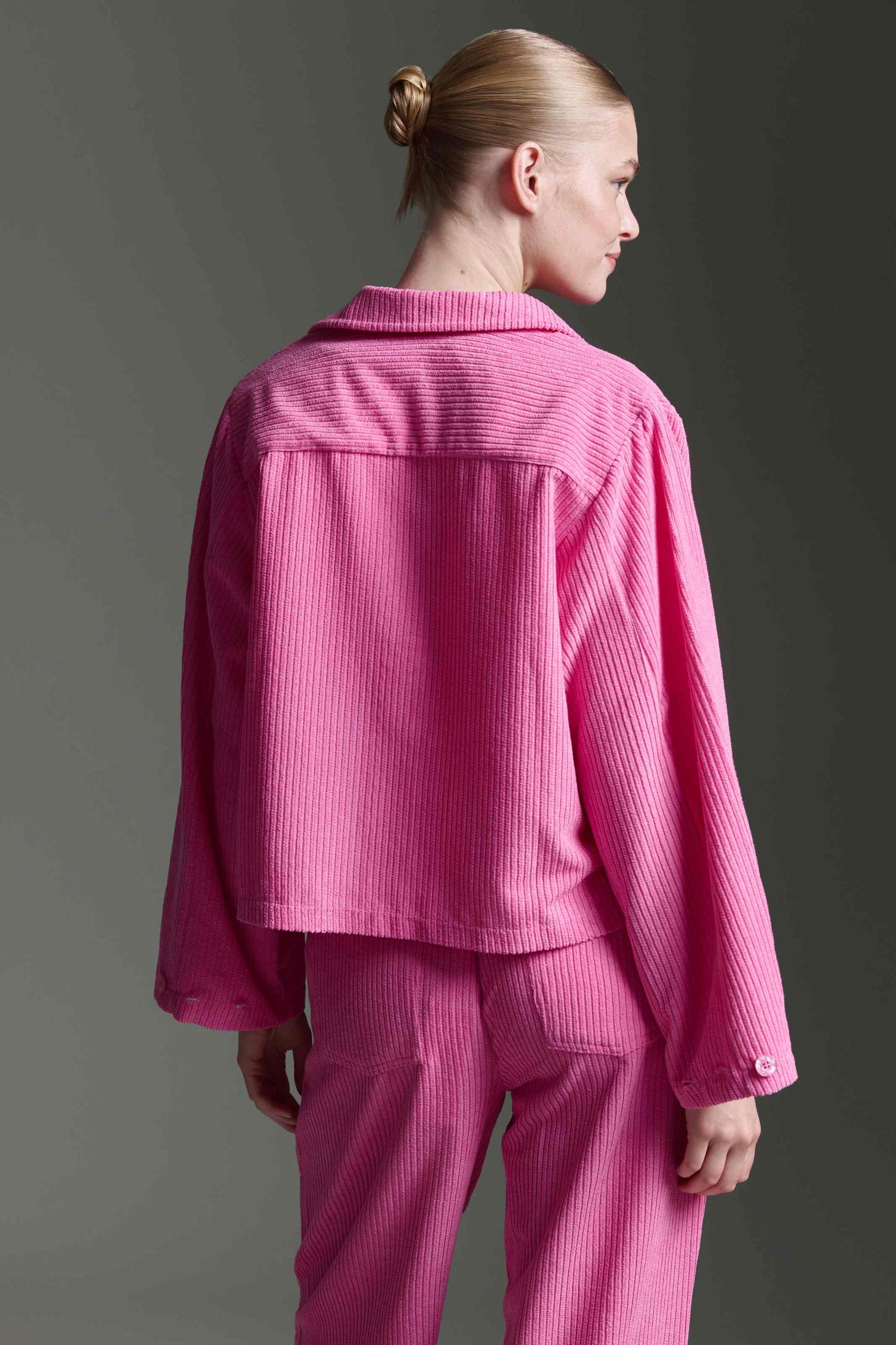 Cropped Cordjacke Mit Brusttasche Und Ärmeldetail