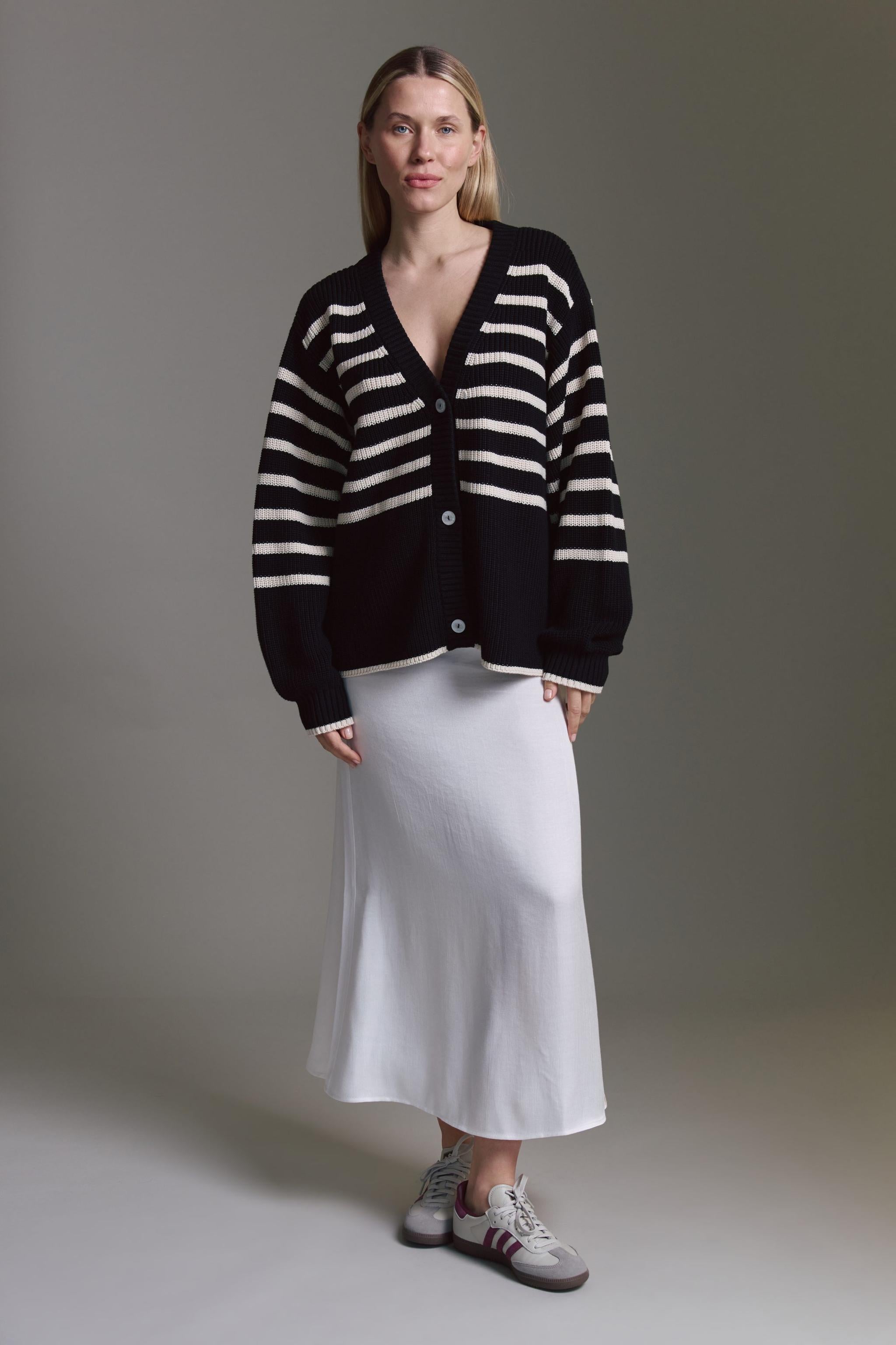 Gestreifter Oversized Strickcardigan