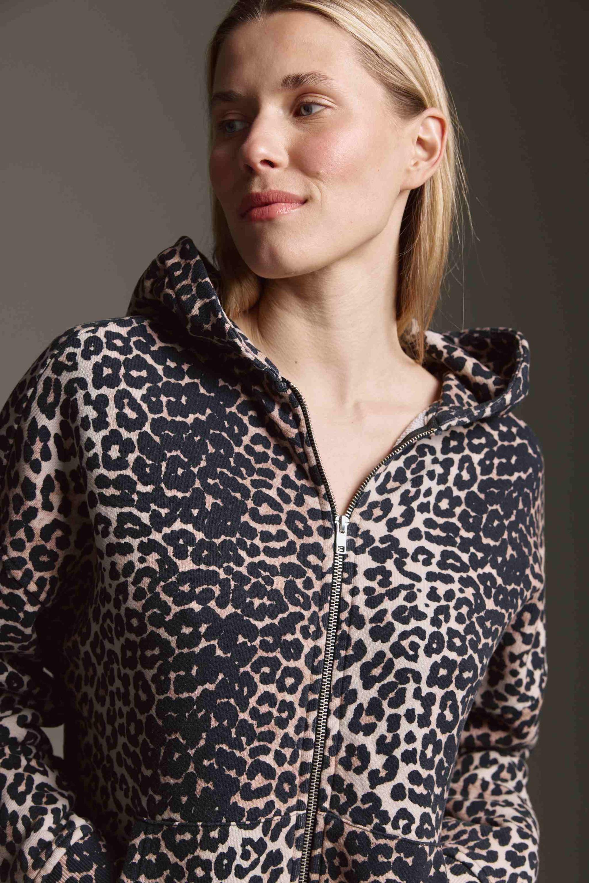 Heavy Weight Sweatjacke Mit 2-Wege Rv, Kapuze Und Leo Aop