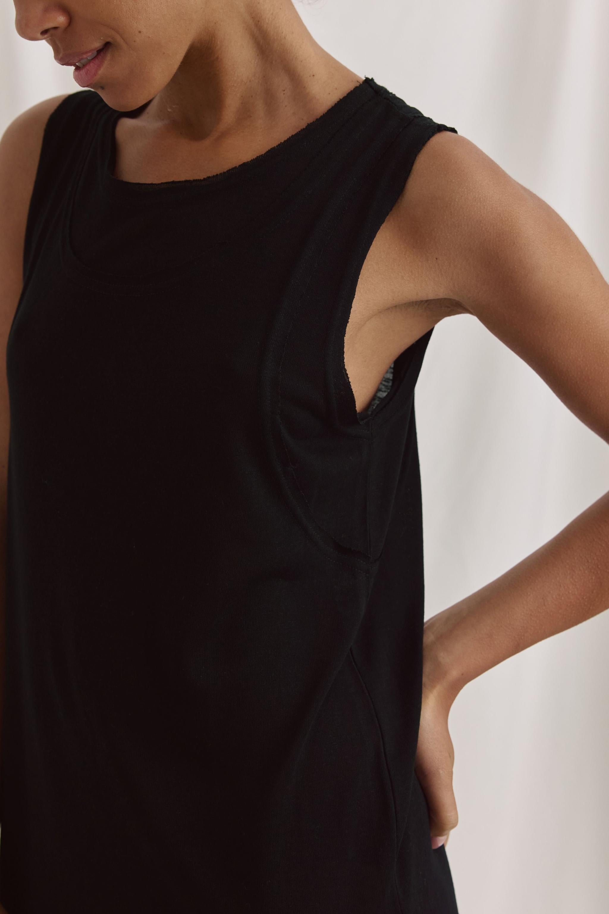 Kleid Mit Rundhals, Layer Optik Und Offenen Kanten
