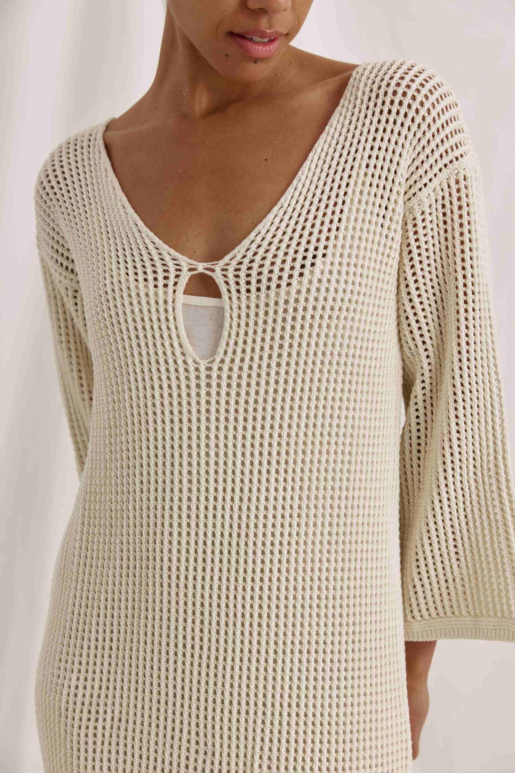Kleid Mit Cut On Am Dekollete