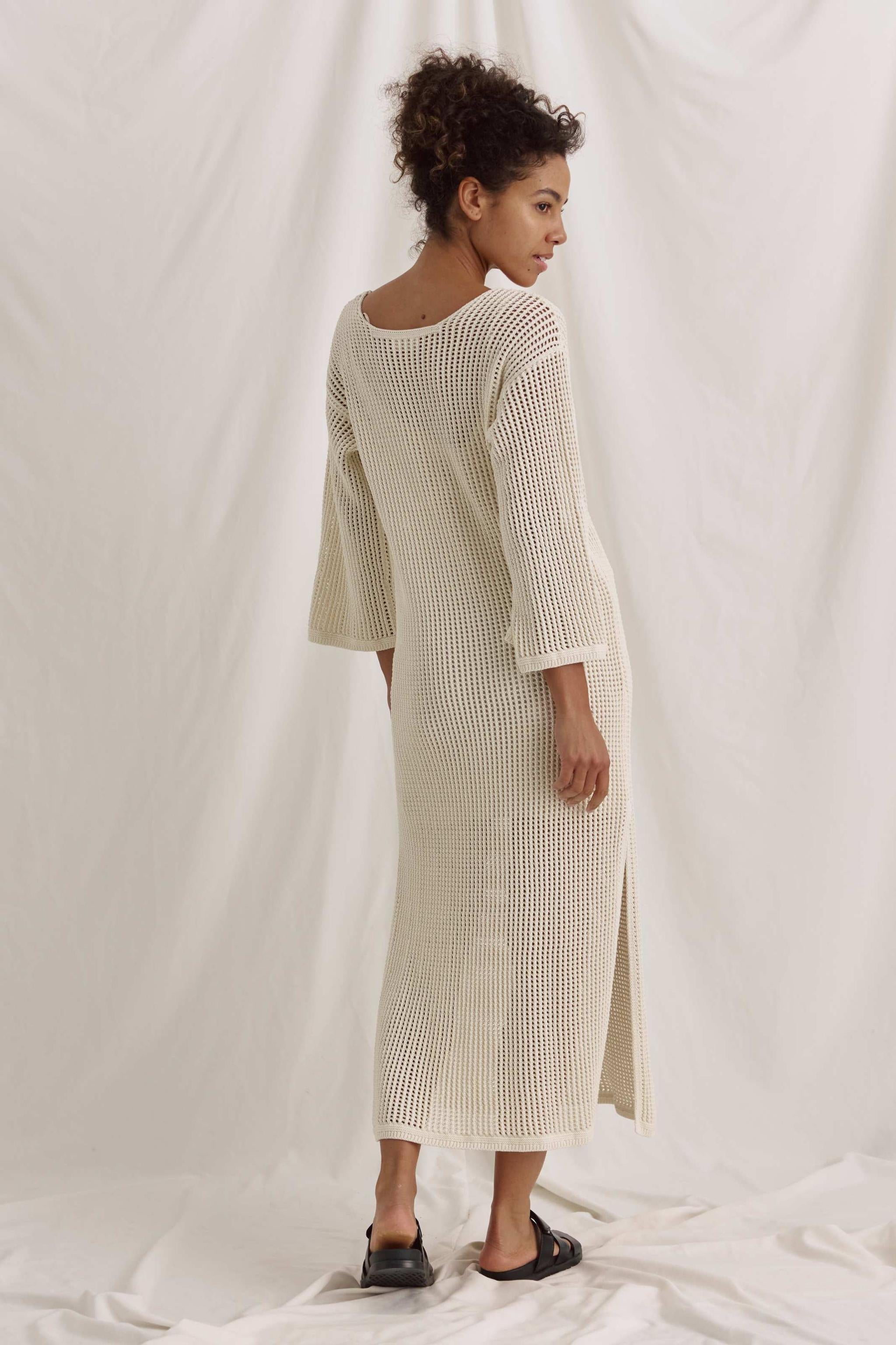 Kleid Mit Cut On Am Dekollete