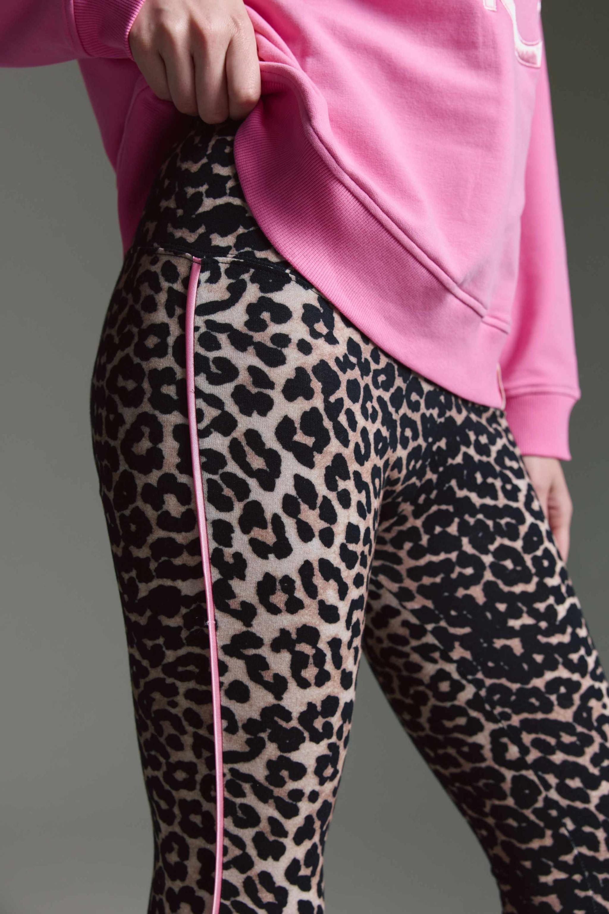 Softe Leggins Mit Hohem Bund, Leo Aop Und Kontrastpaspel