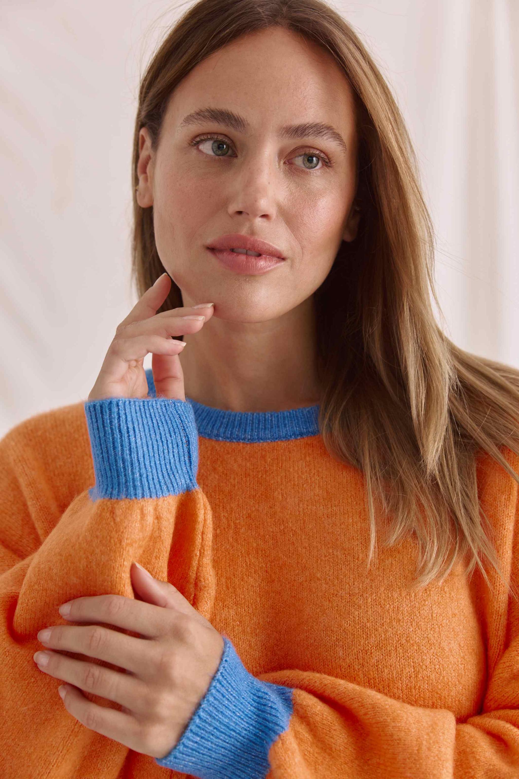 Intarsia Pullover Mit Logo Auf Dem Rücken