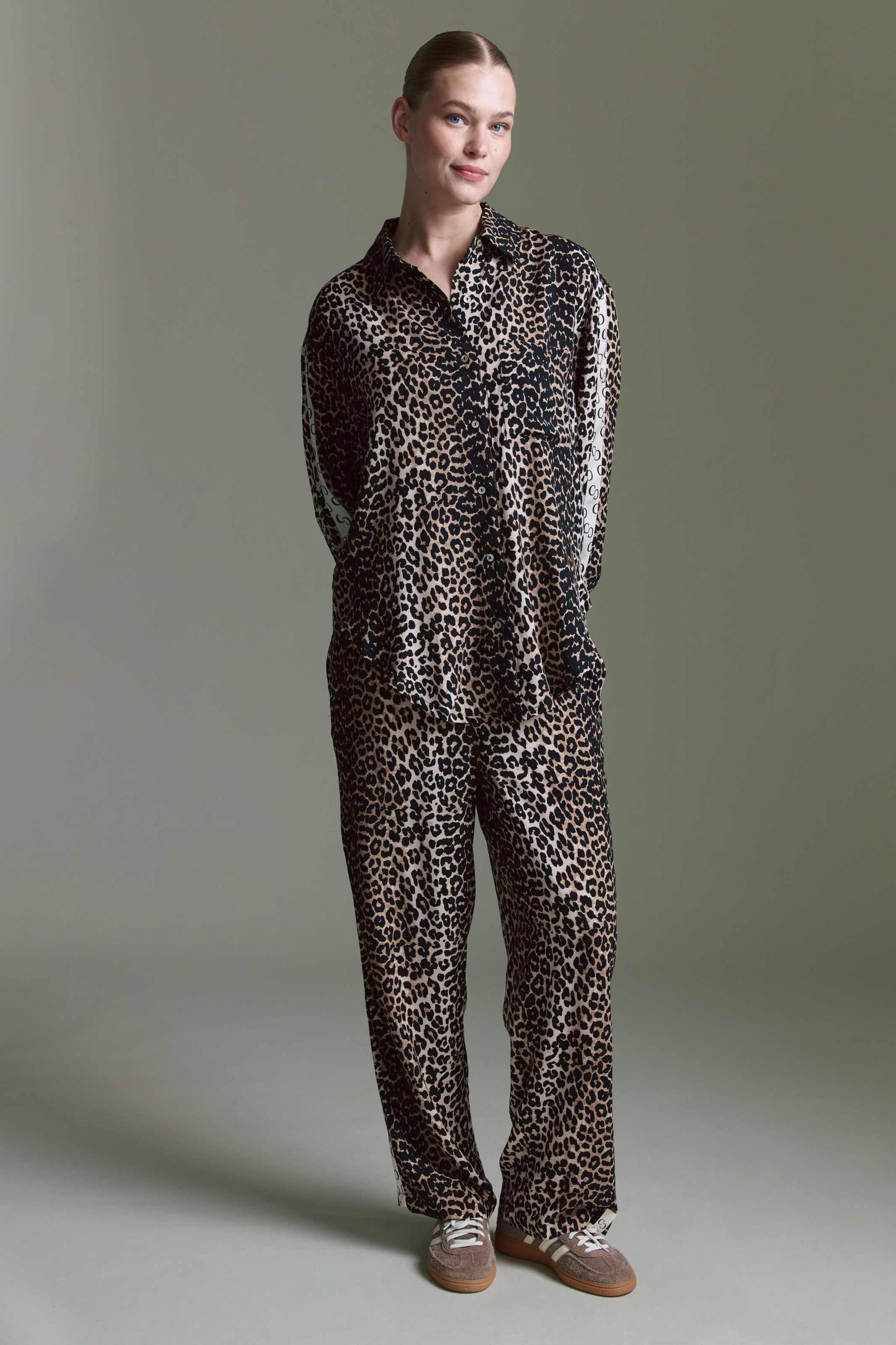 Webhose Mit Geradem Bein, Logo Tape Und Leo Aop