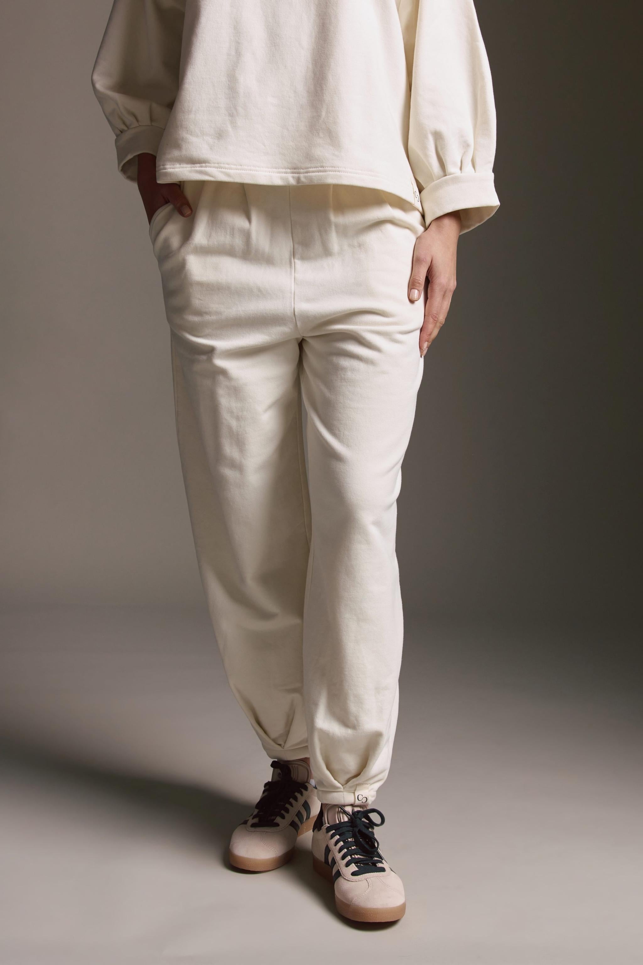 Gewaschene Sweatpants Mit Besonderem Beinsaum