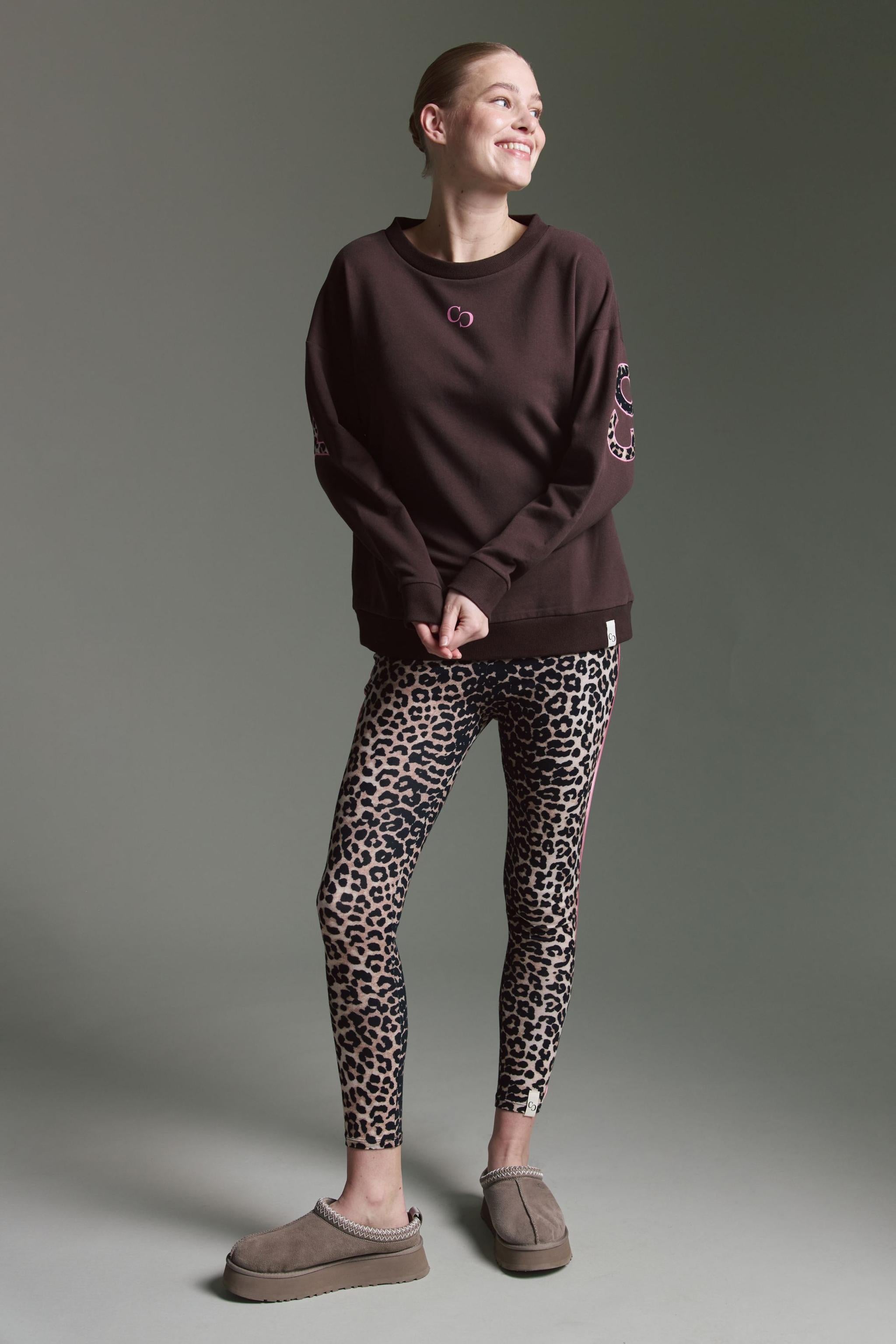 Oversized Sweatshirt Mit O-Hals Und Leo Applikation