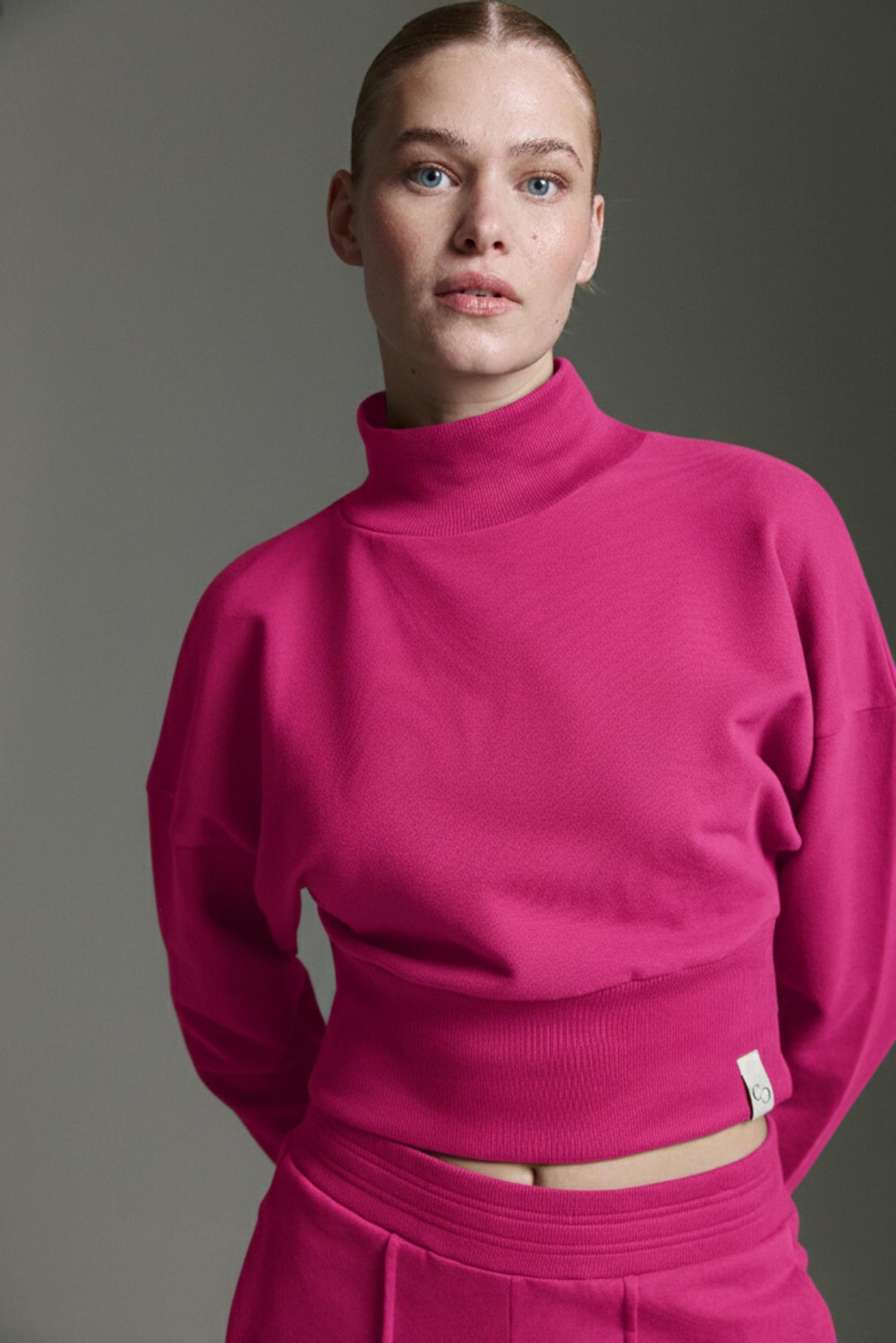 Sweatshirt Mit Stehkragen Und Breitem Saumabschluss