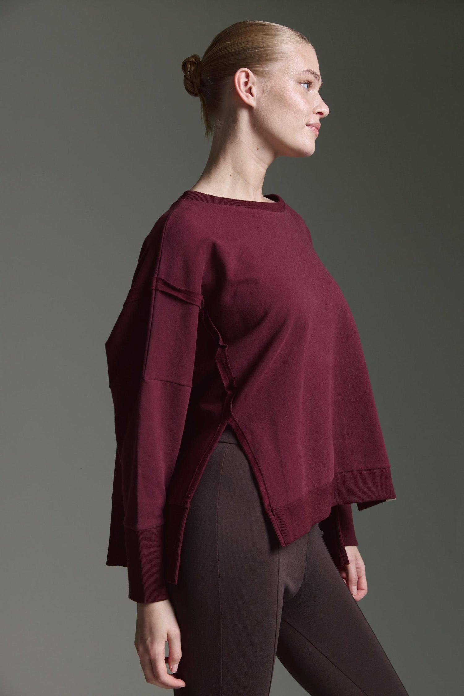 Sweatshirt Mit Weitem O-Hals Und Inside-Out Elementen