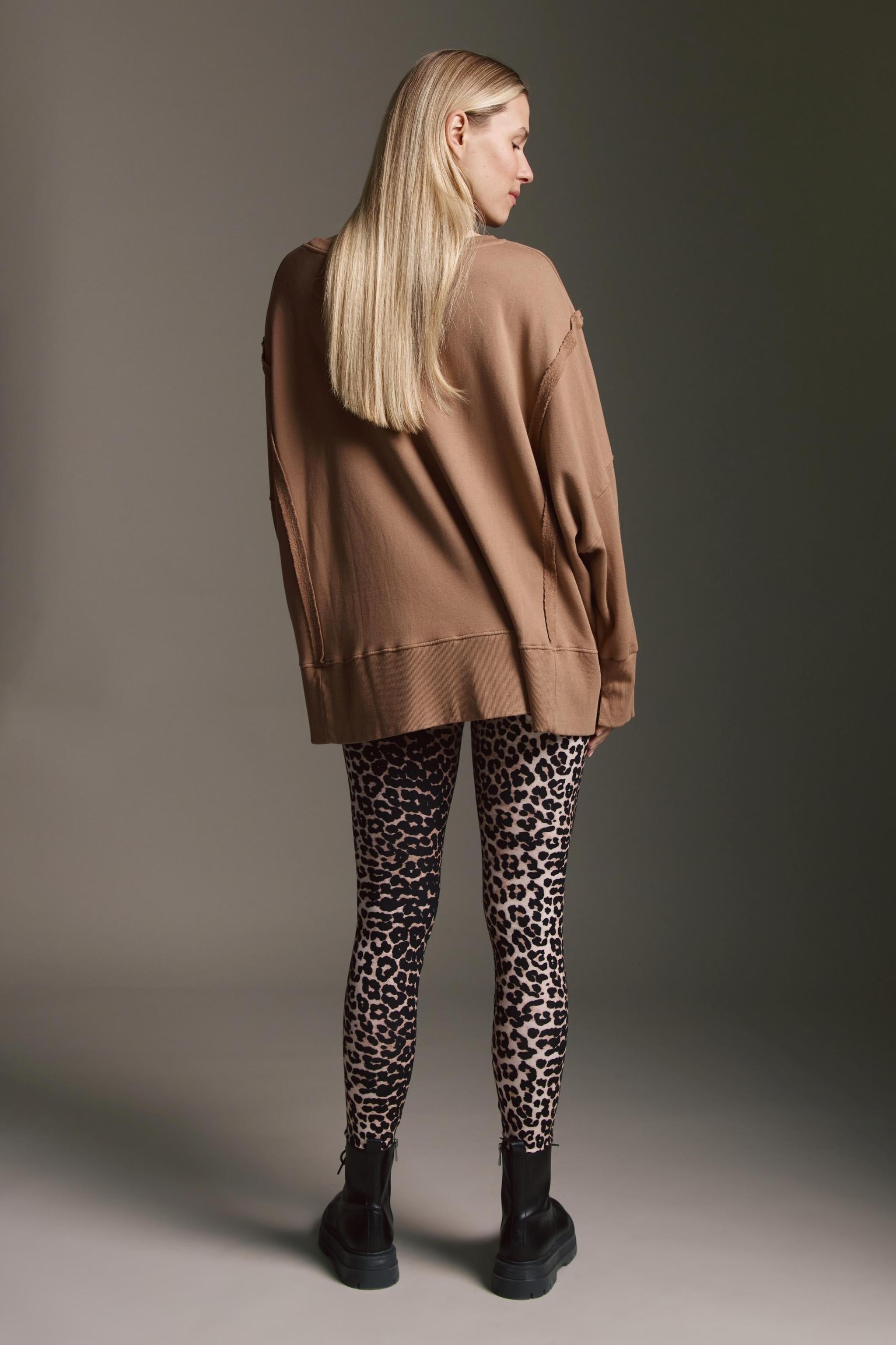 Softes Sweatshirt Mit Weitem O-Hals Und Inside-Out Elementen