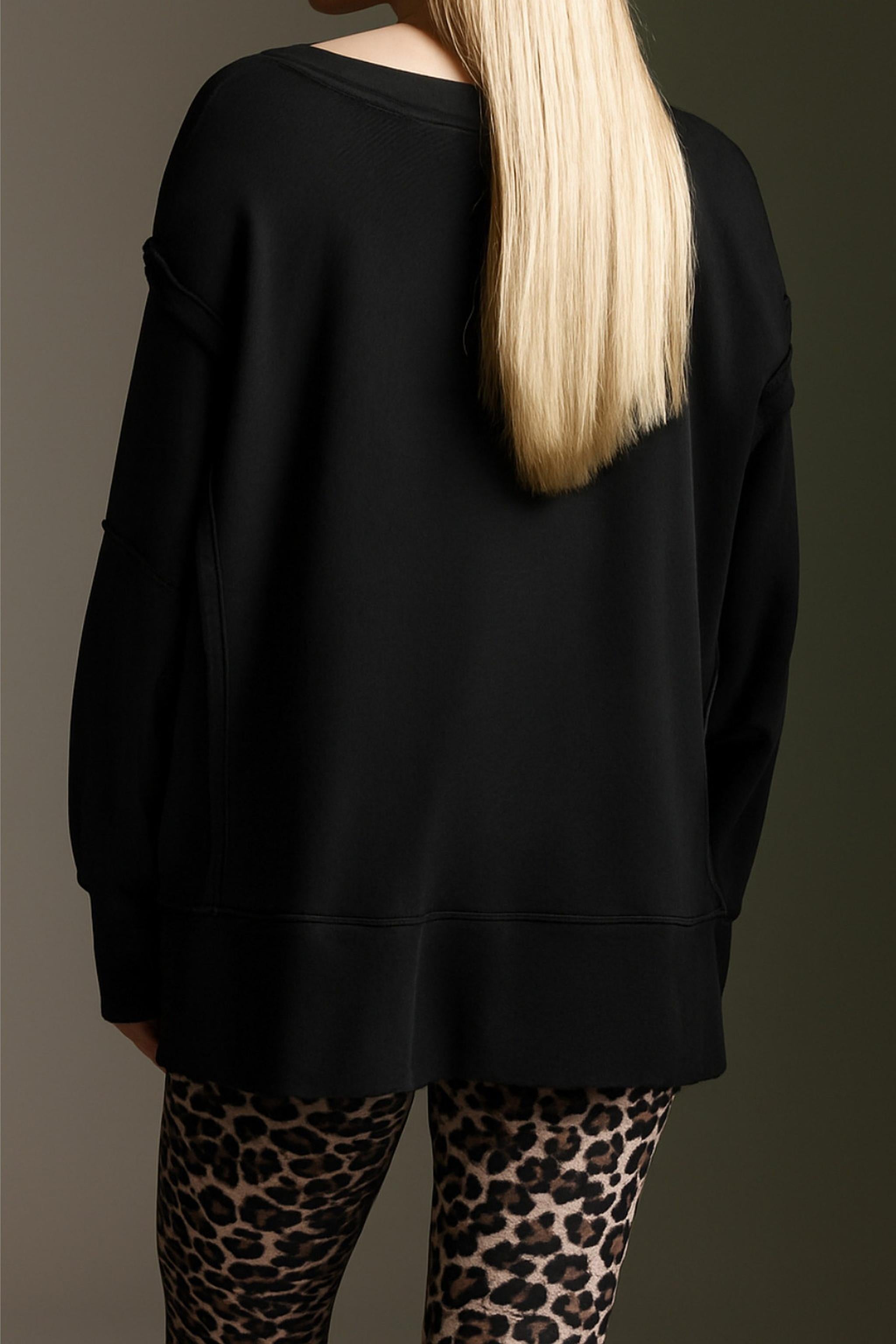Softes Sweatshirt Mit Weitem O-Hals Und Inside-Out Elementen