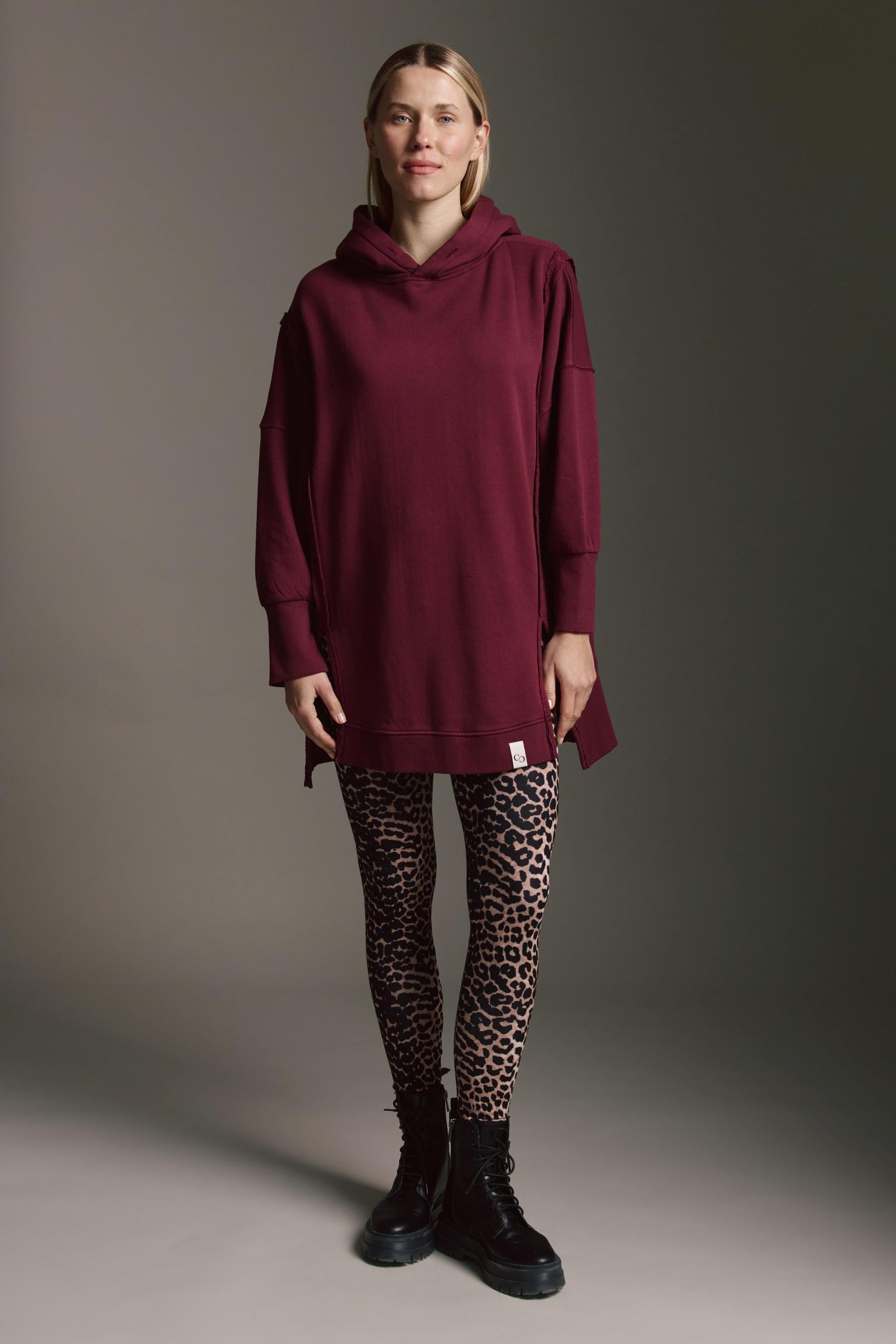 Softes Long Sweatshirt Mit Kapuze, Inside-Out Elementen Und Seitenschlitz