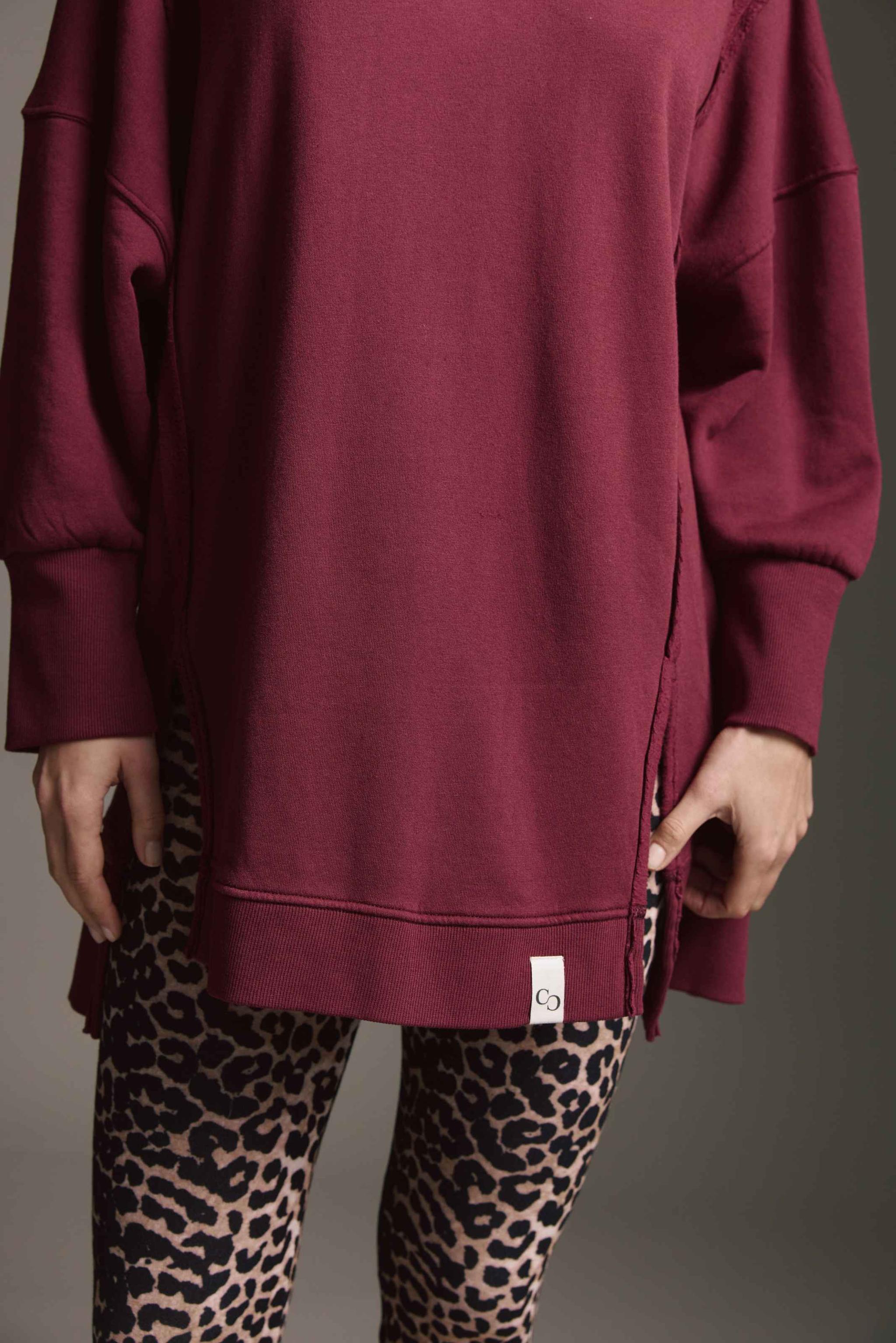 Softes Long Sweatshirt Mit Kapuze, Inside-Out Elementen Und Seitenschlitz