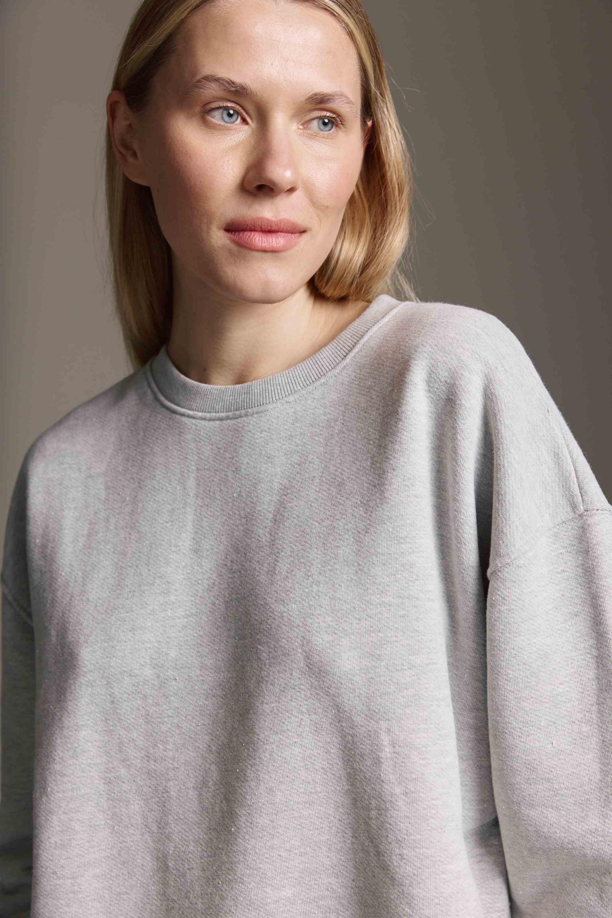Heavy Weight Sweatshirt Mit Rundhals Und Offenen Seitennähten
