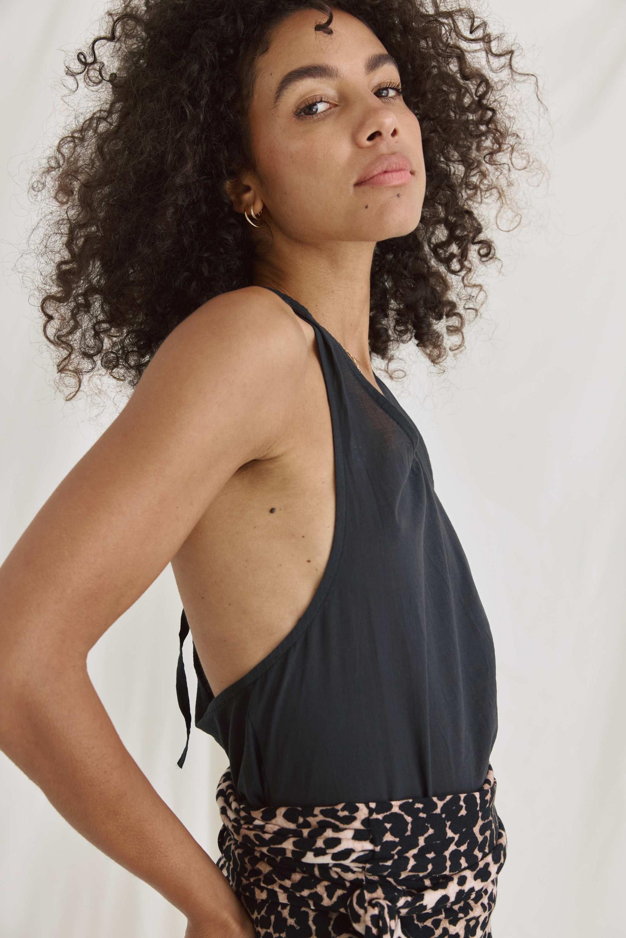 Material-Mix Top With Back Detail