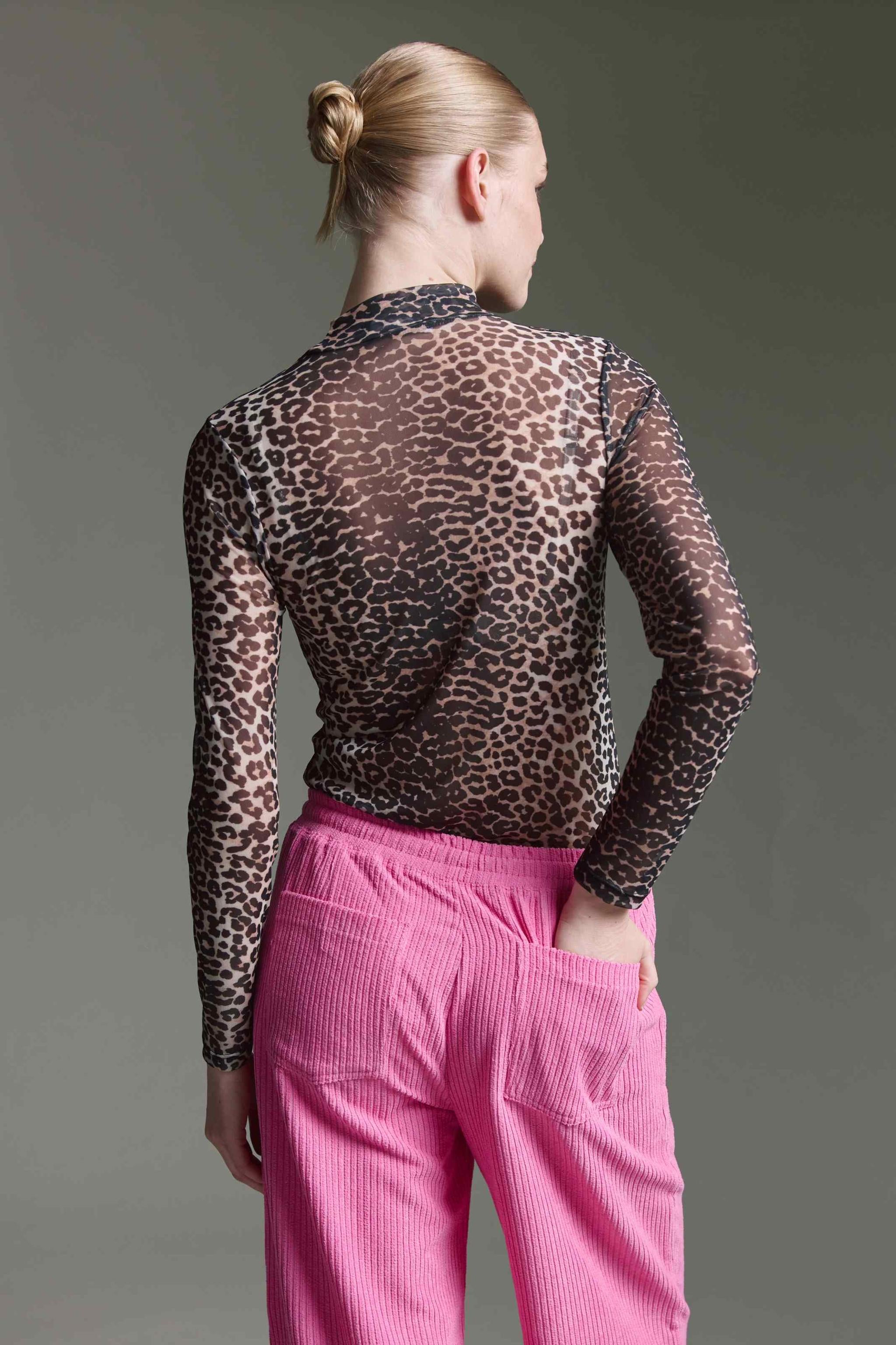 Sheer Langarmshirt Mit Stehkragen Und Leo Aop