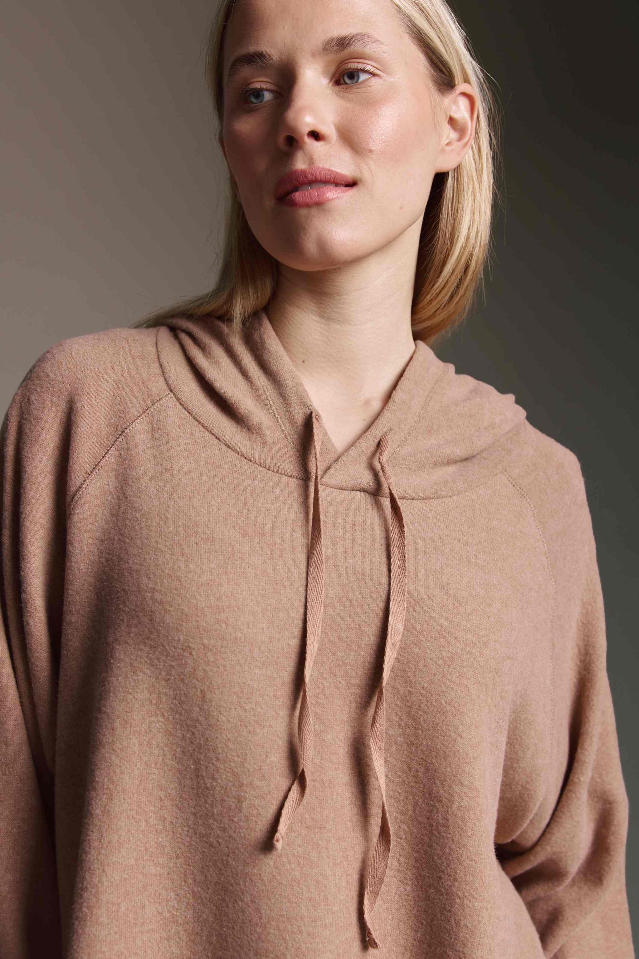 Cozy Cropped Langarmshirt Mit Seitenschlitz Und Kapuze