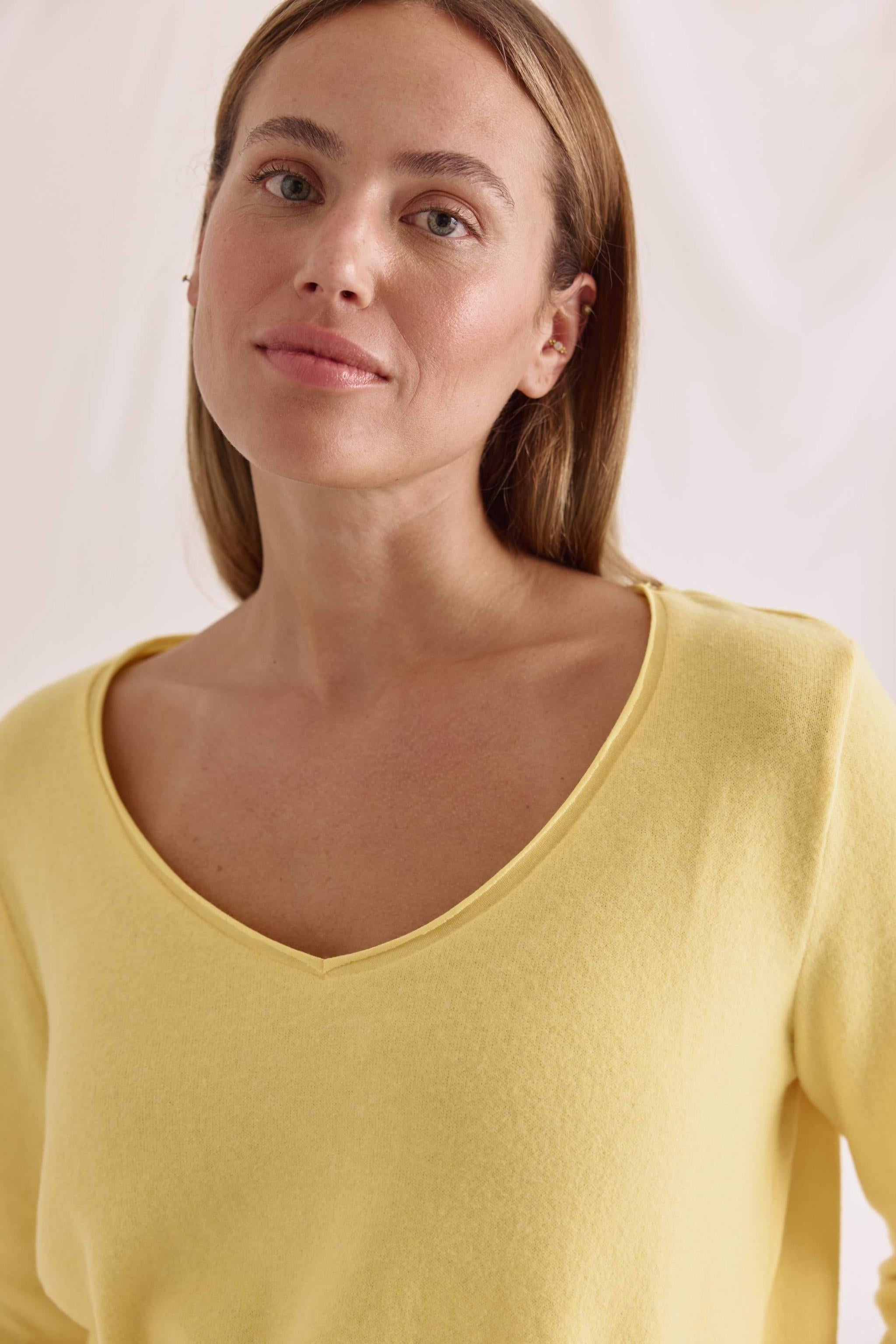 Cozy Langarmshirt Mit V-Hals Und Rollkanten