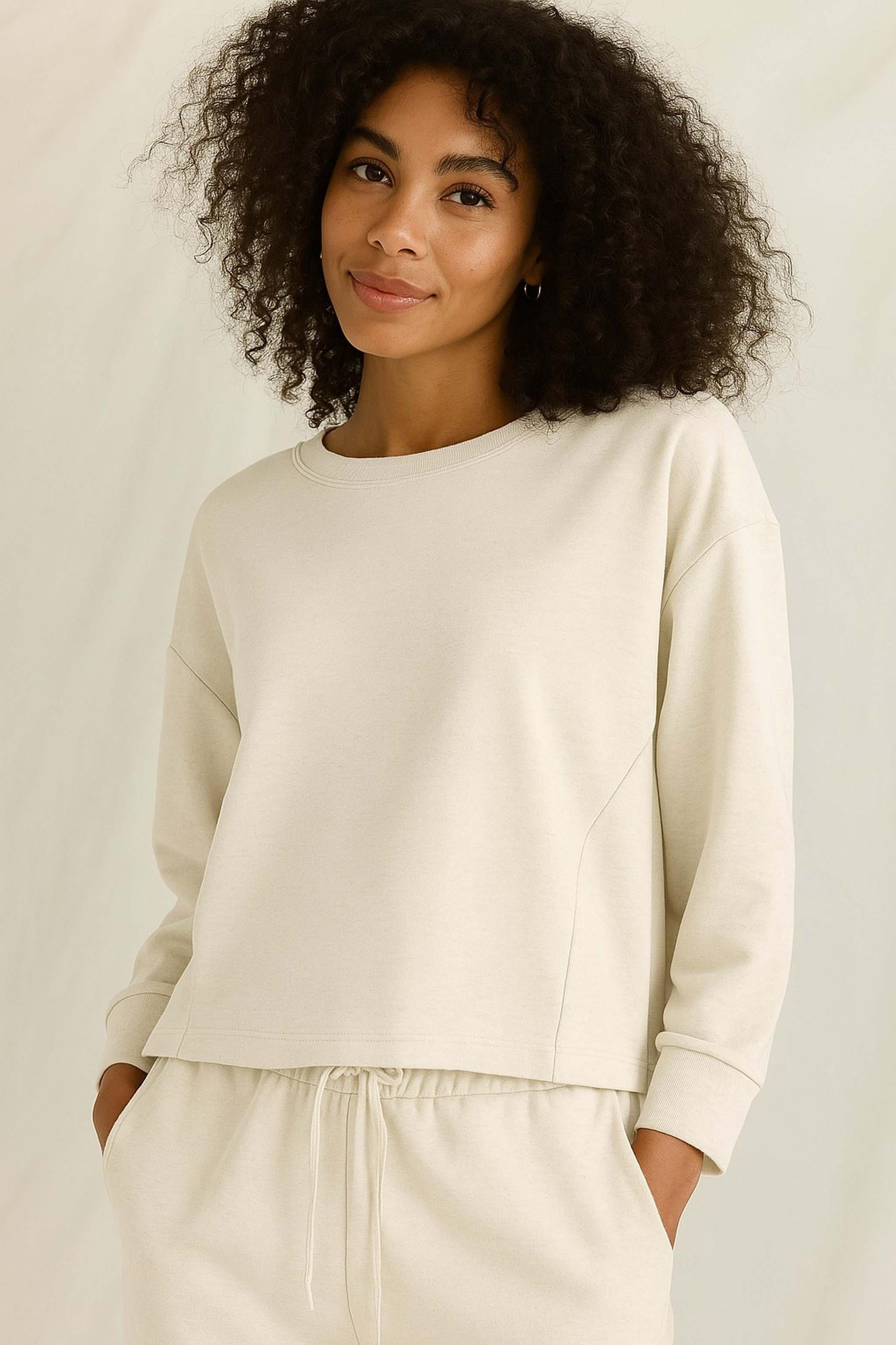 Langarmshirt Mit Rundhals, Offenen Kanten Und Rückendetail