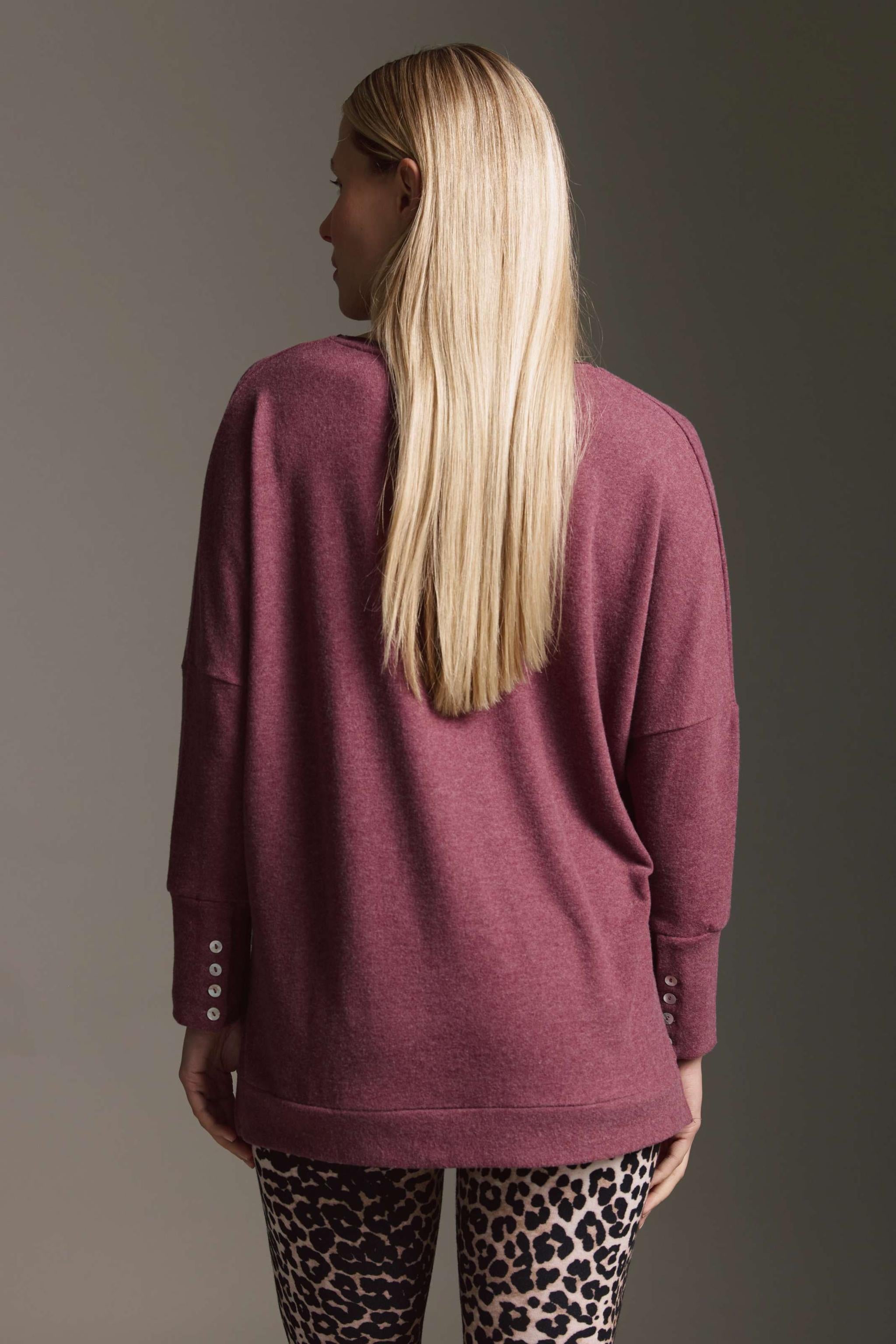 Cozy Langarmshirt Mit V-Hals, Saumversatz Und Besonderer Ärmelmanschette