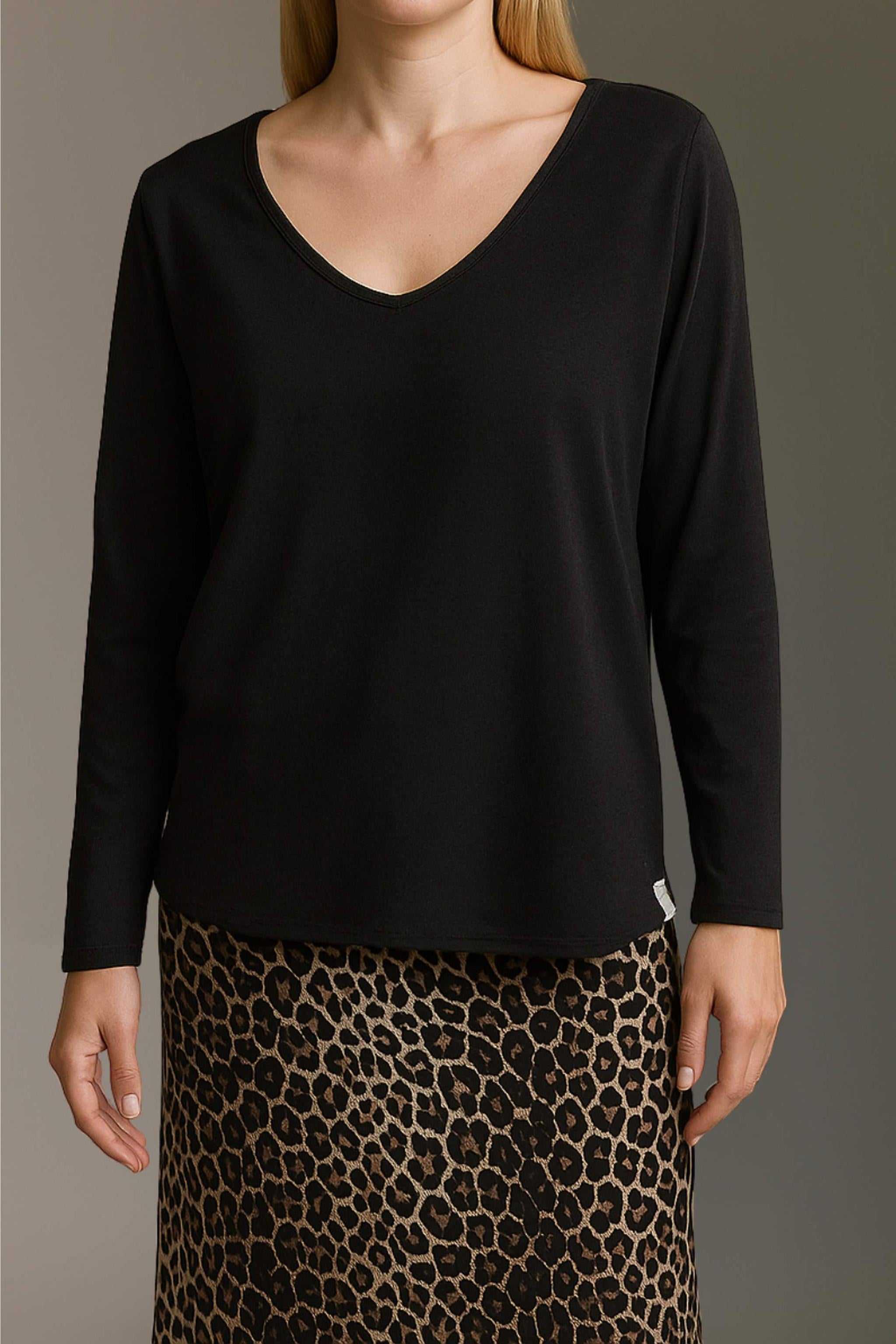 Strickoptik Langarmshirt Mit V-Hals Und Rollkanten