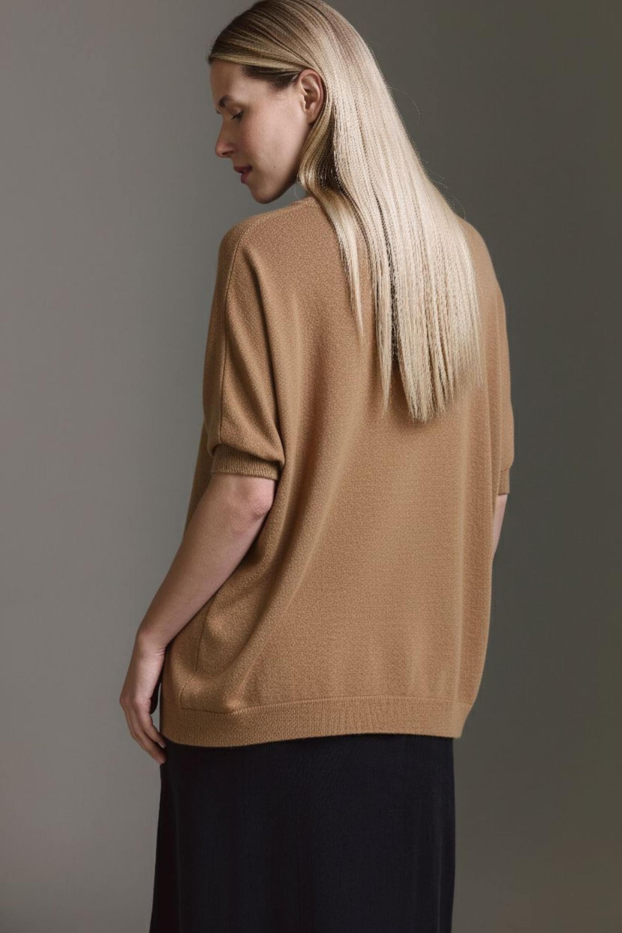 Strickoptik T-Shirt Mit V-Hals Und Saumversatz