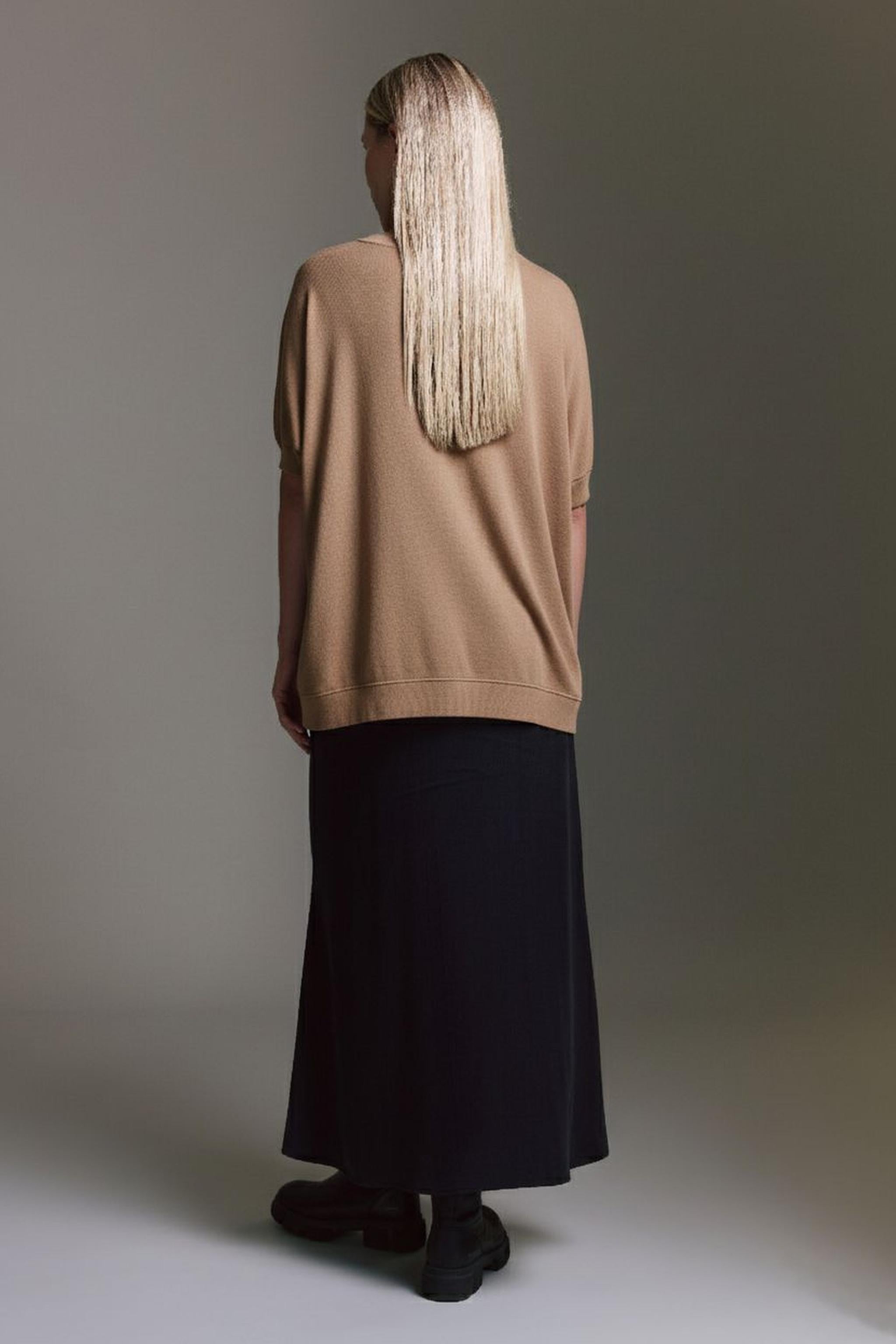 Strickoptik T-Shirt Mit V-Hals Und Saumversatz