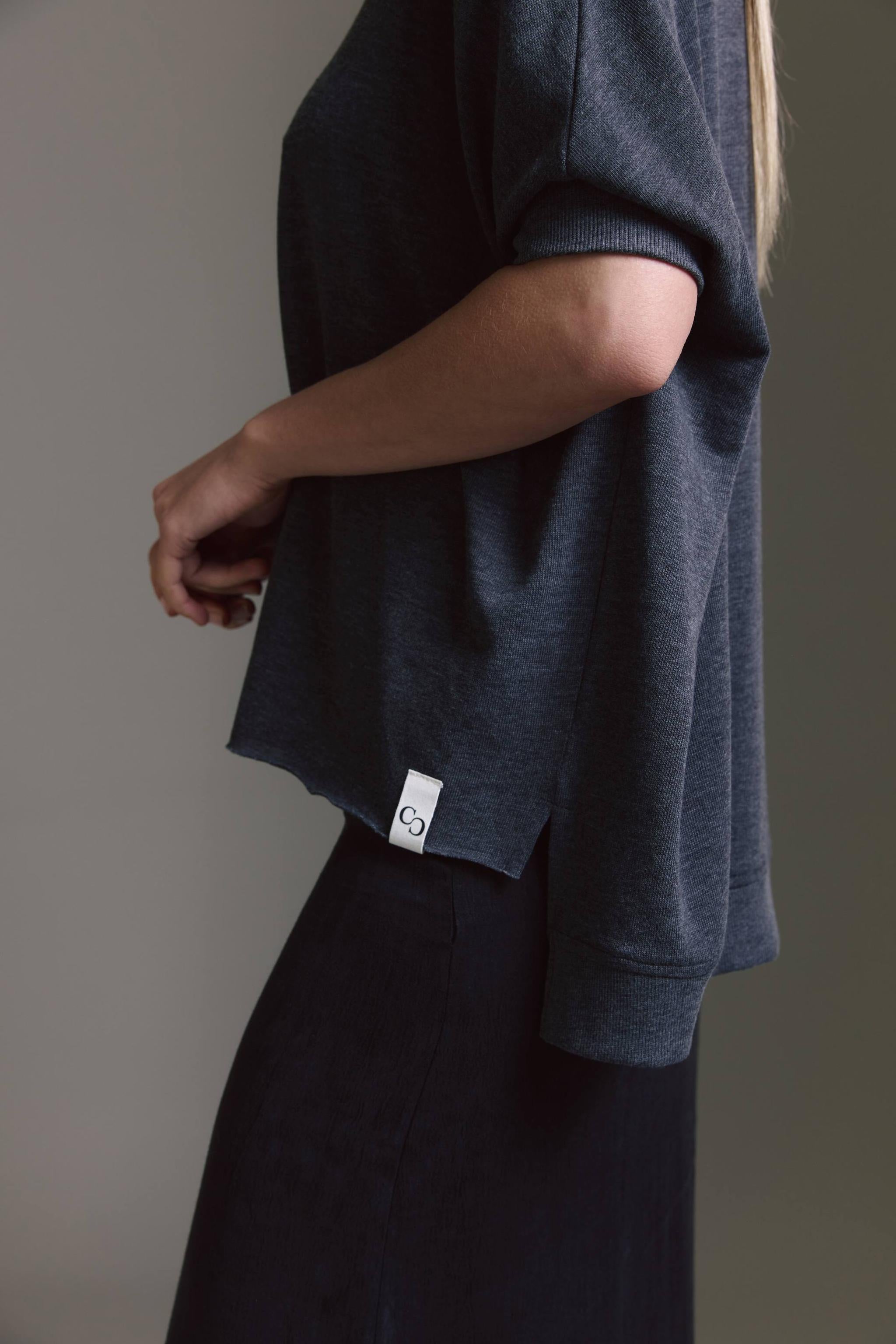 Strickoptik T-Shirt Mit V-Hals Und Saumversatz