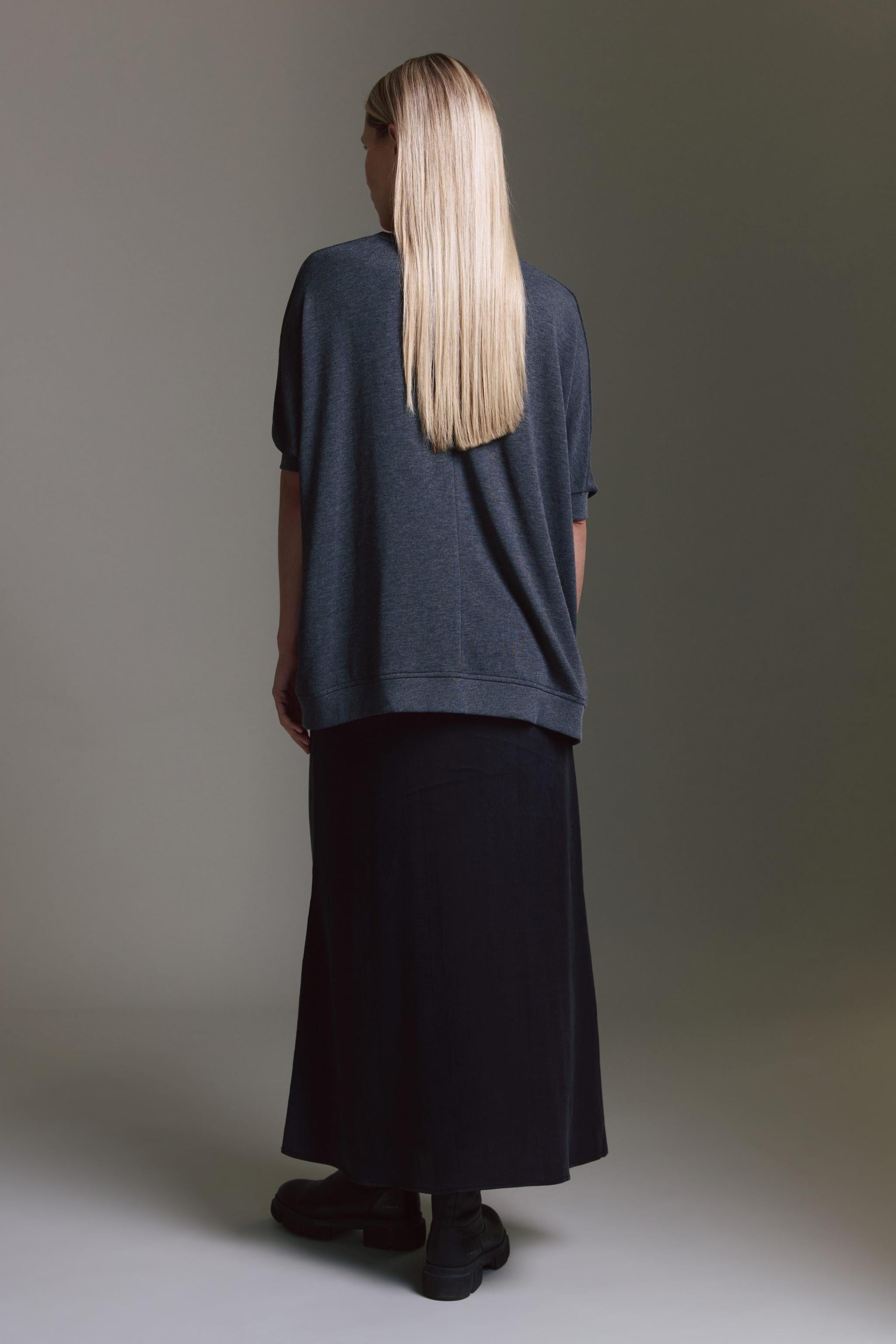 Strickoptik T-Shirt Mit V-Hals Und Saumversatz