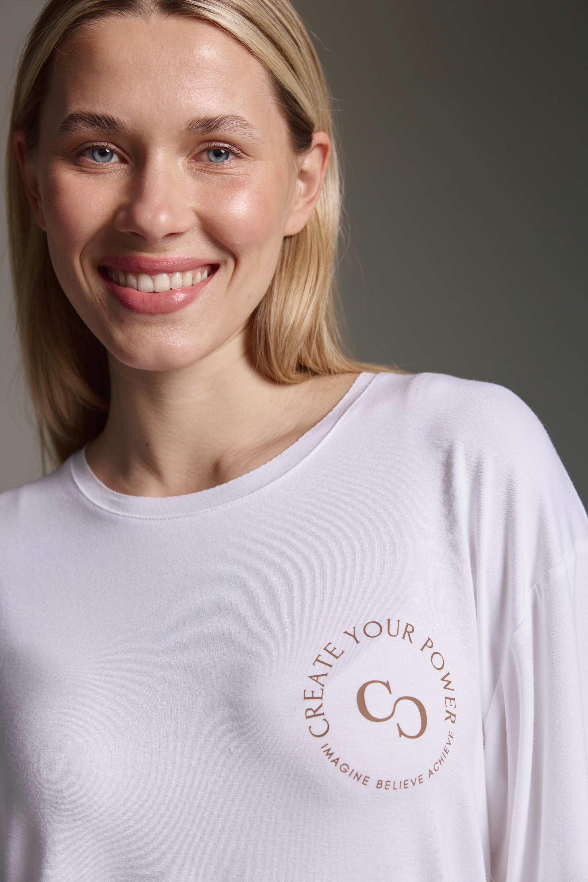 Super Softes T-Shirt Mit Rundhals, Kimonoärmeln Und Create Your Power Druck