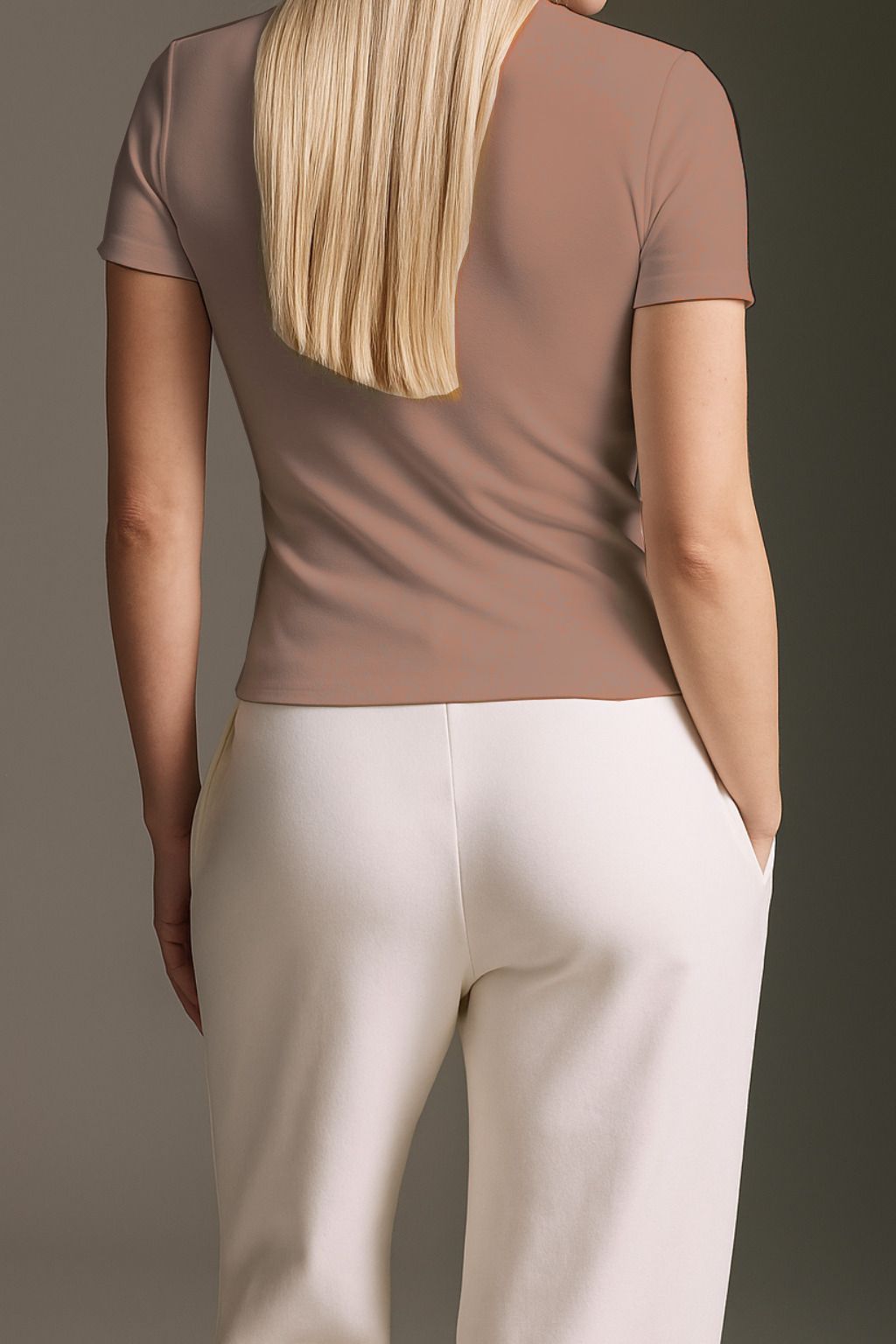 Ribbed basic T-shirt with round neck and logo embroidery
