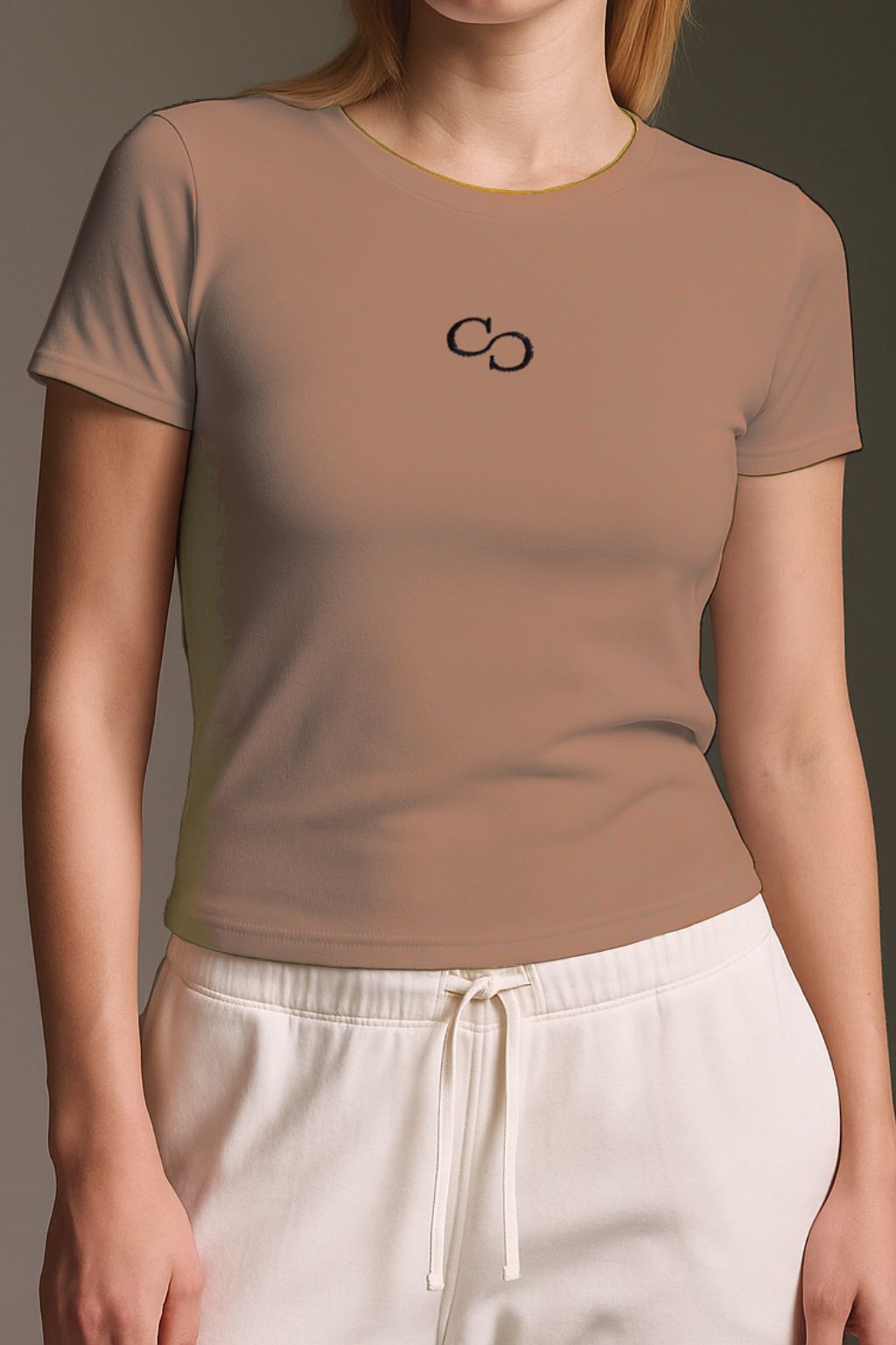 Ribbed basic T-shirt with round neck and logo embroidery