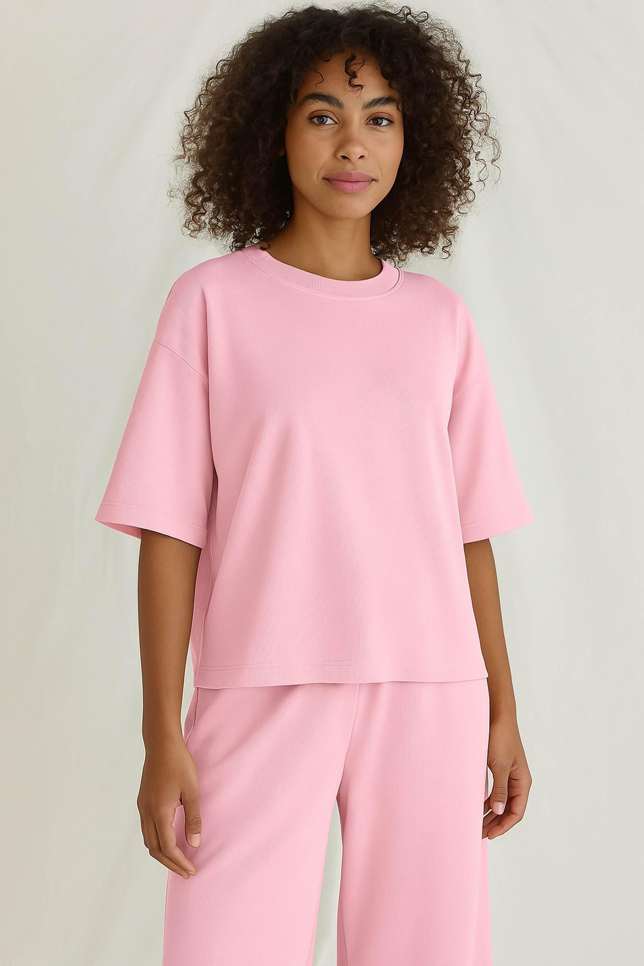 Round-neck T-shirt with dropped shoulders