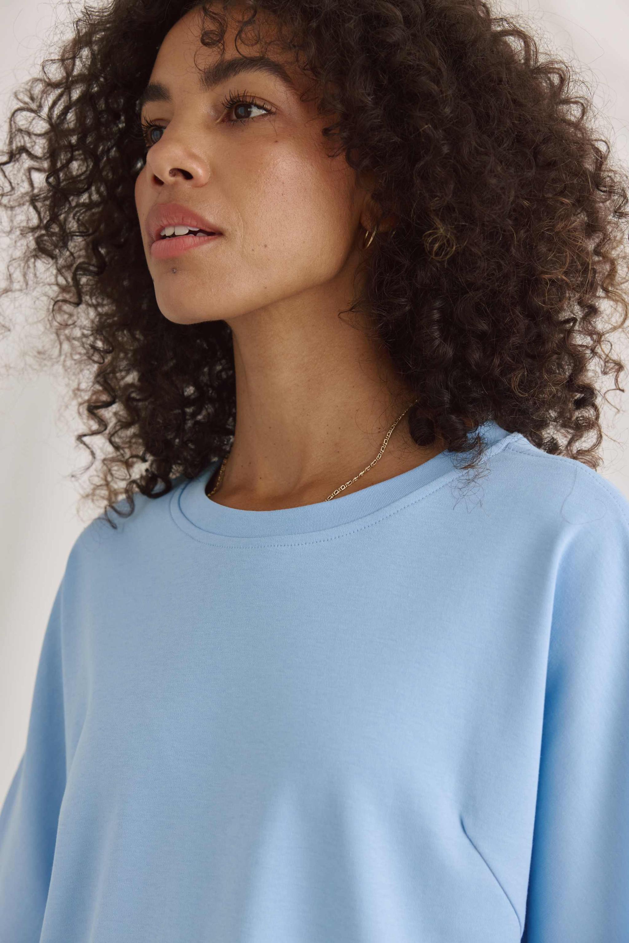Round-neck T-shirt with dropped shoulders