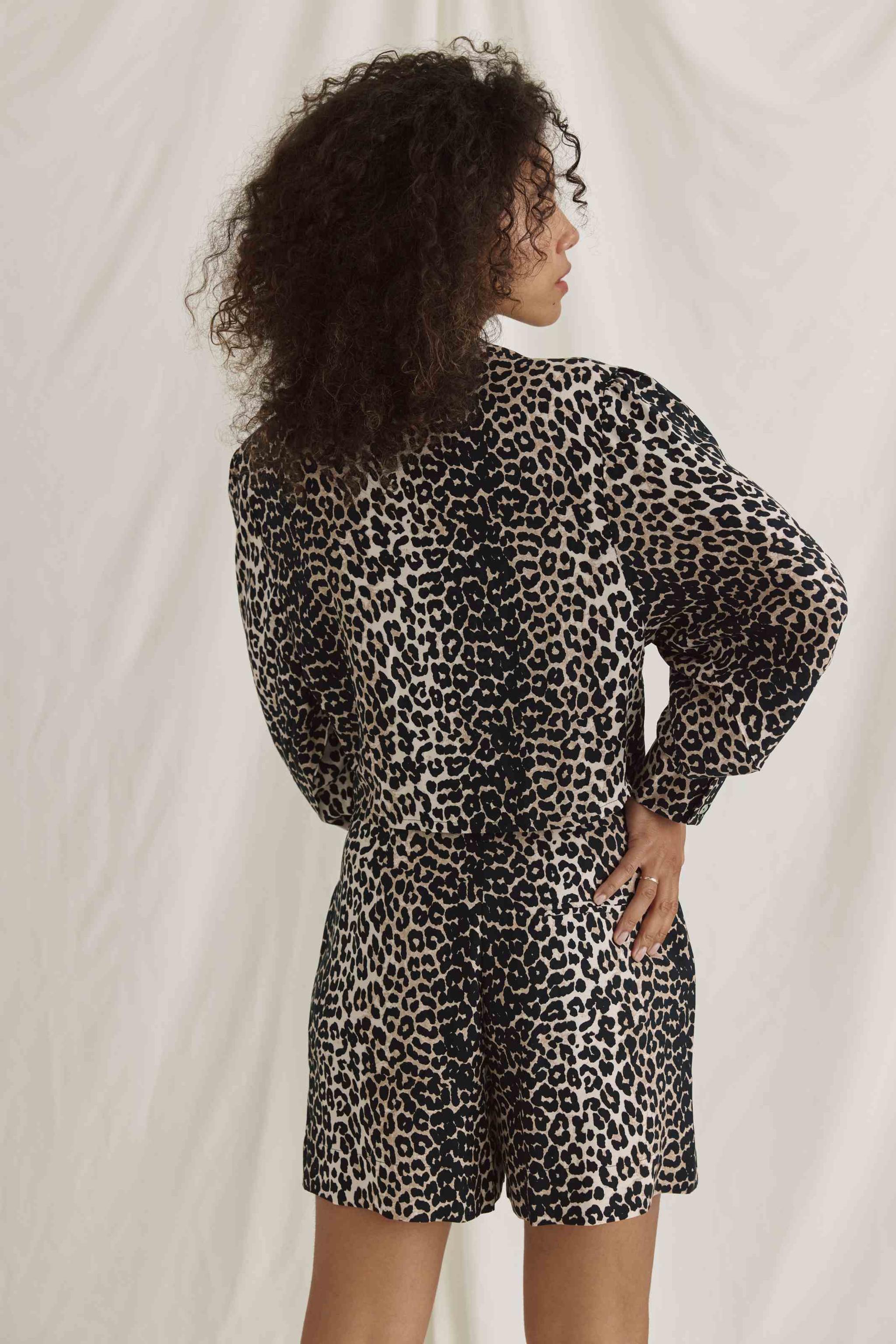 Bluse Mit Leo Aop Knotendetail