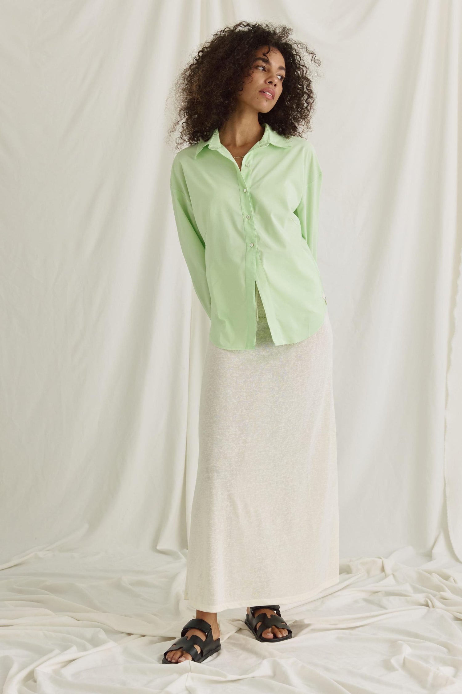 Bluse Mit Verkürztem Rücken Und Volants