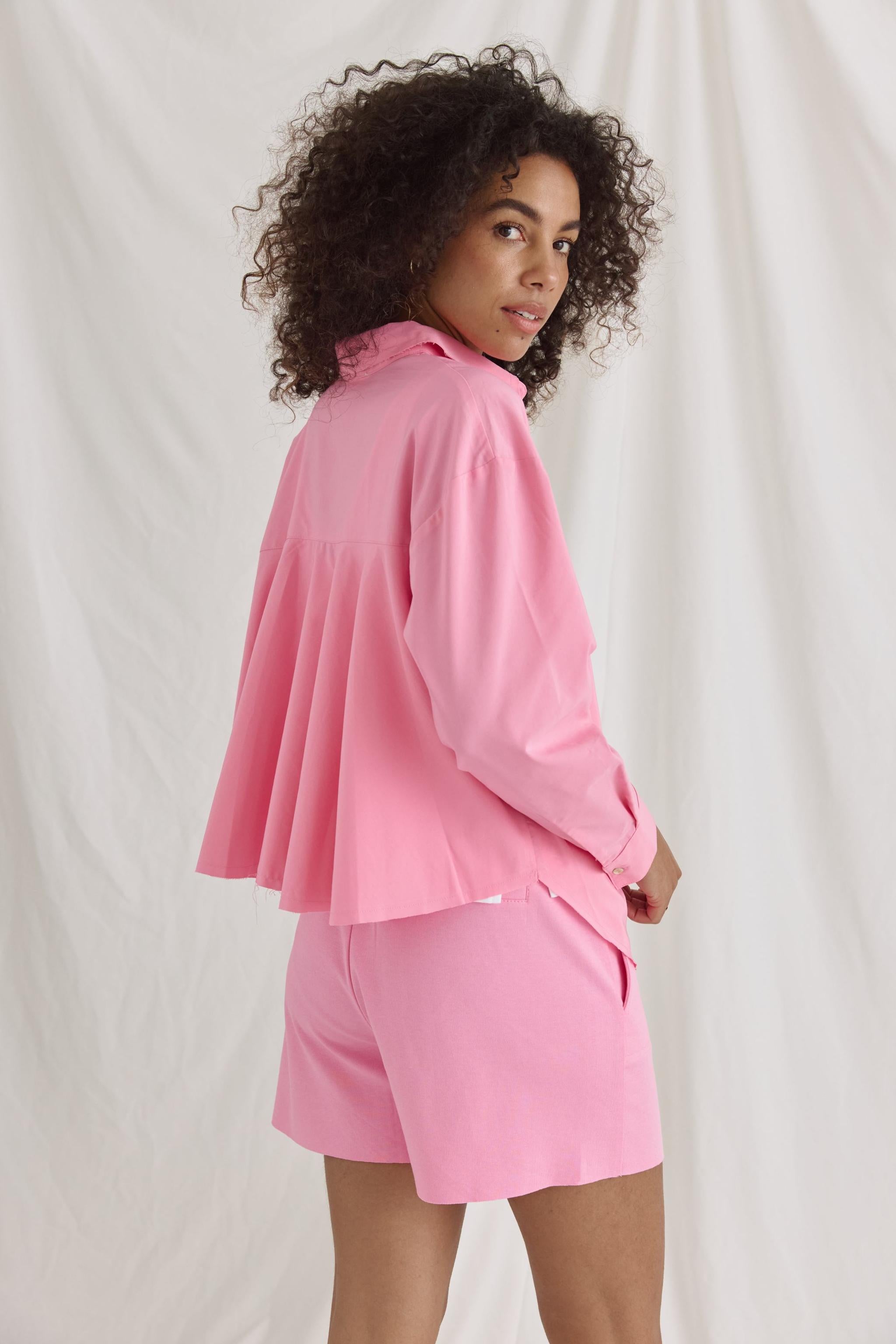 Bluse Mit Verkürztem Rücken Und Volants