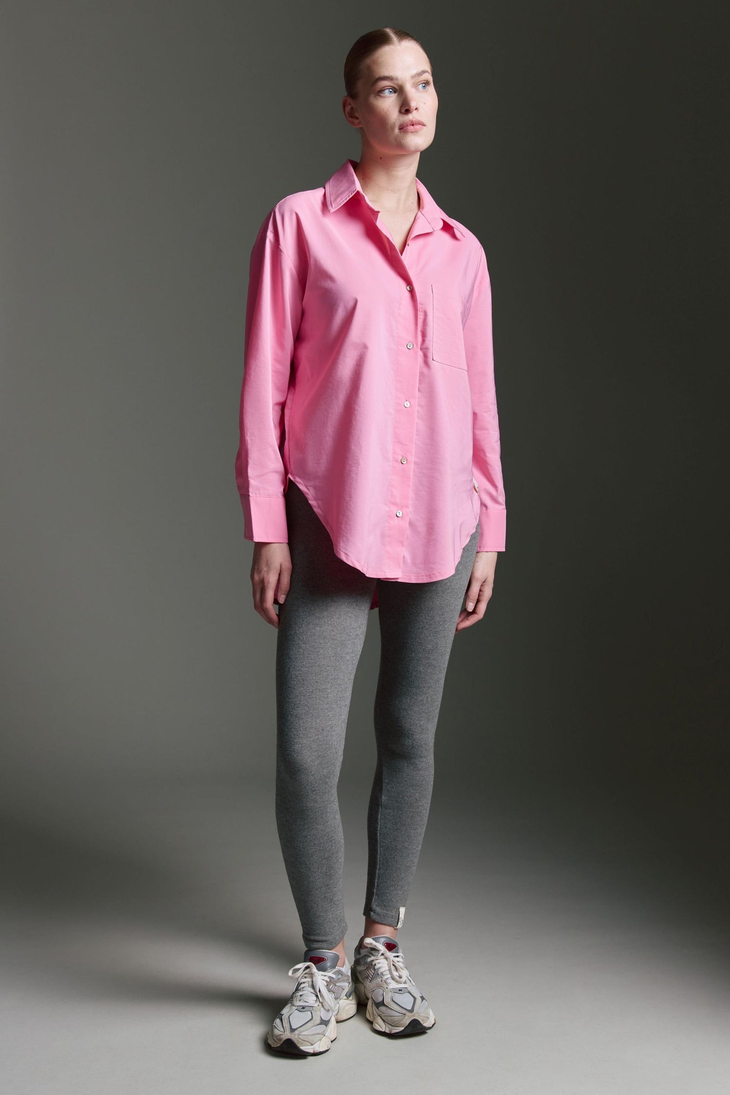 Oversized Bluse Mit Knopfleiste Auf Dem Rücken