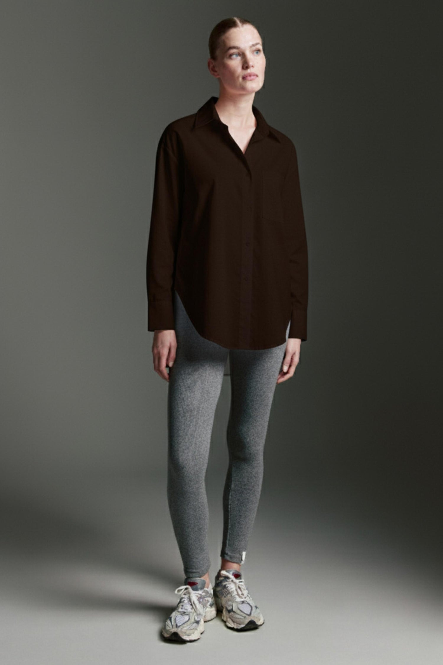 Oversized Bluse Mit Knopfleiste Auf Dem Rücken