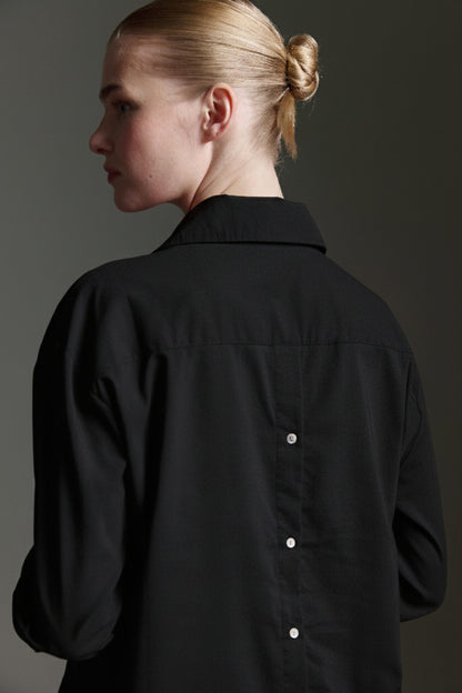 Oversized Bluse Mit Knopfleiste Auf Dem Rücken