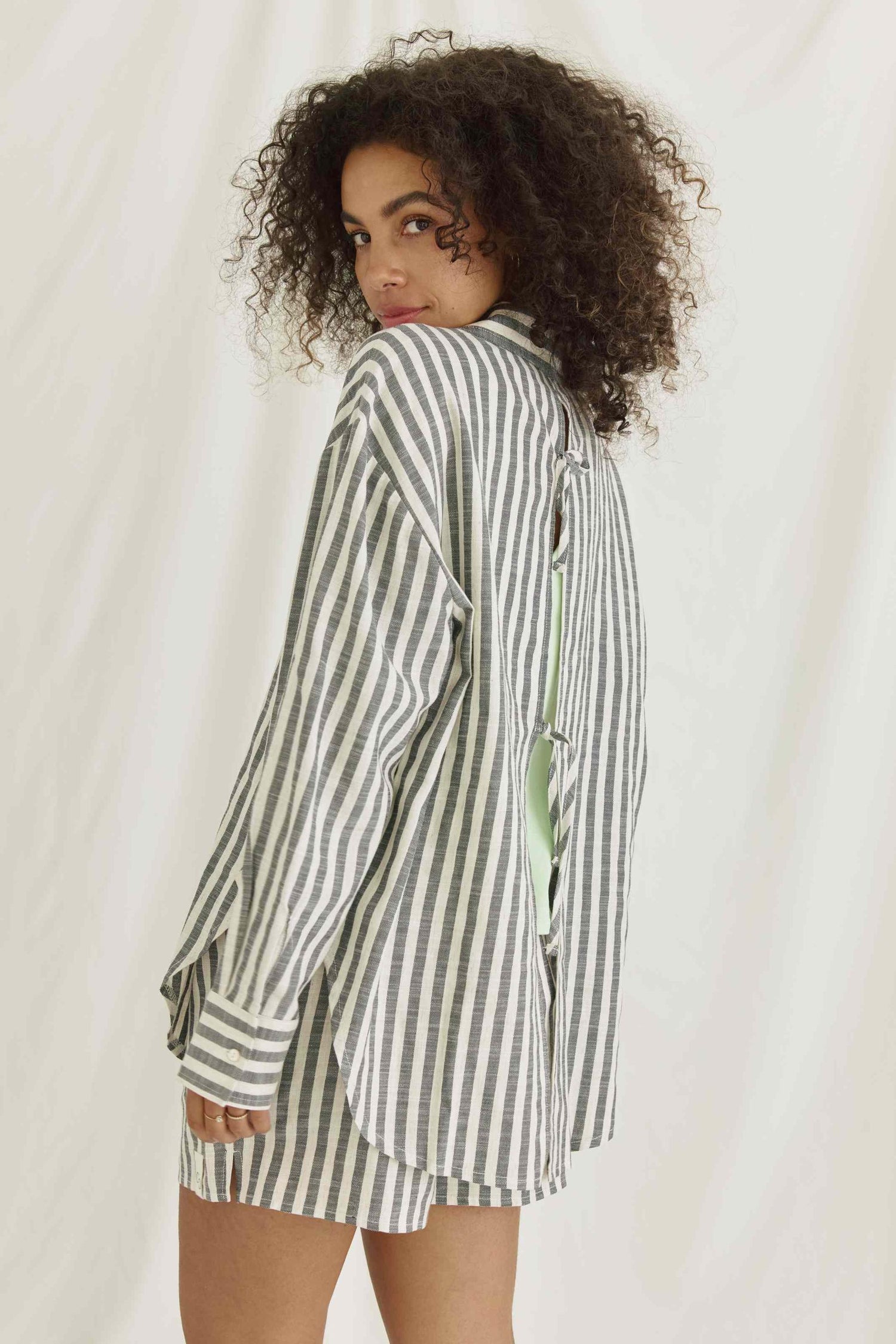 Gestreifte Bluse Mit Rückendetail