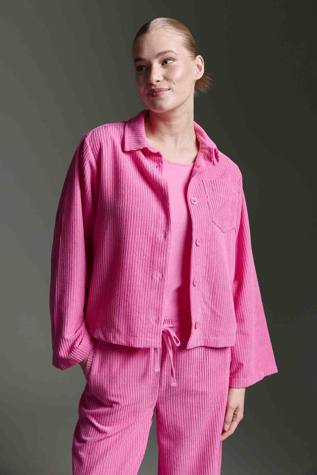 Cropped Cordjacke Mit Brusttasche Und Ärmeldetail