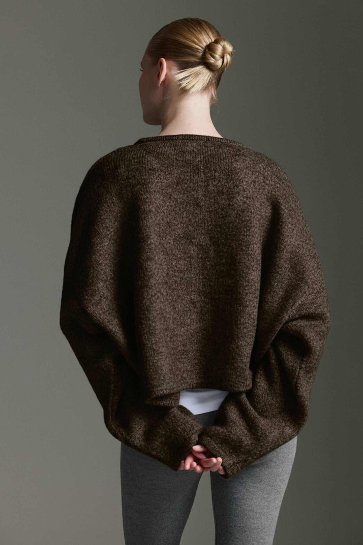 Kurzer Cape Cardigan Mit Einem Knopf