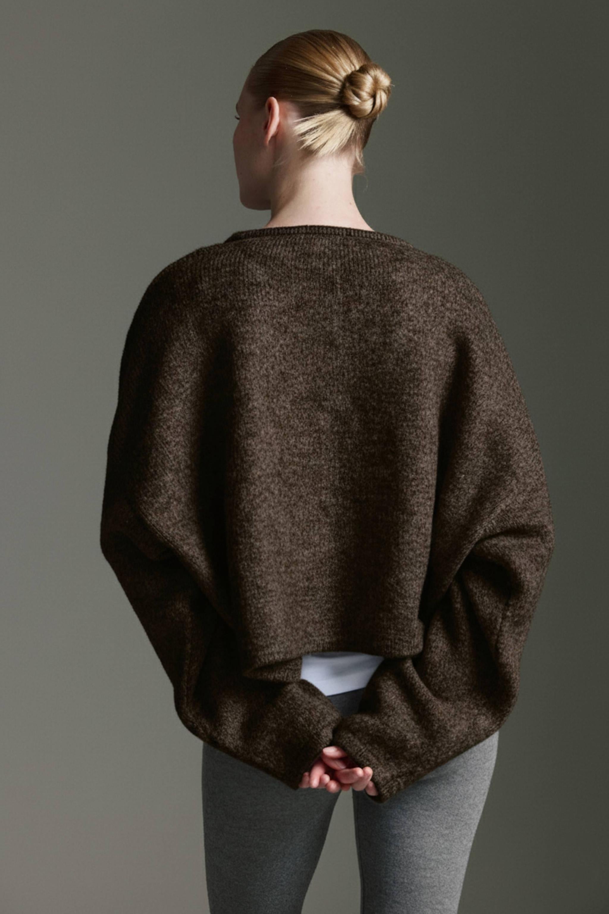 Kurzer Cape Cardigan Mit Einem Knopf