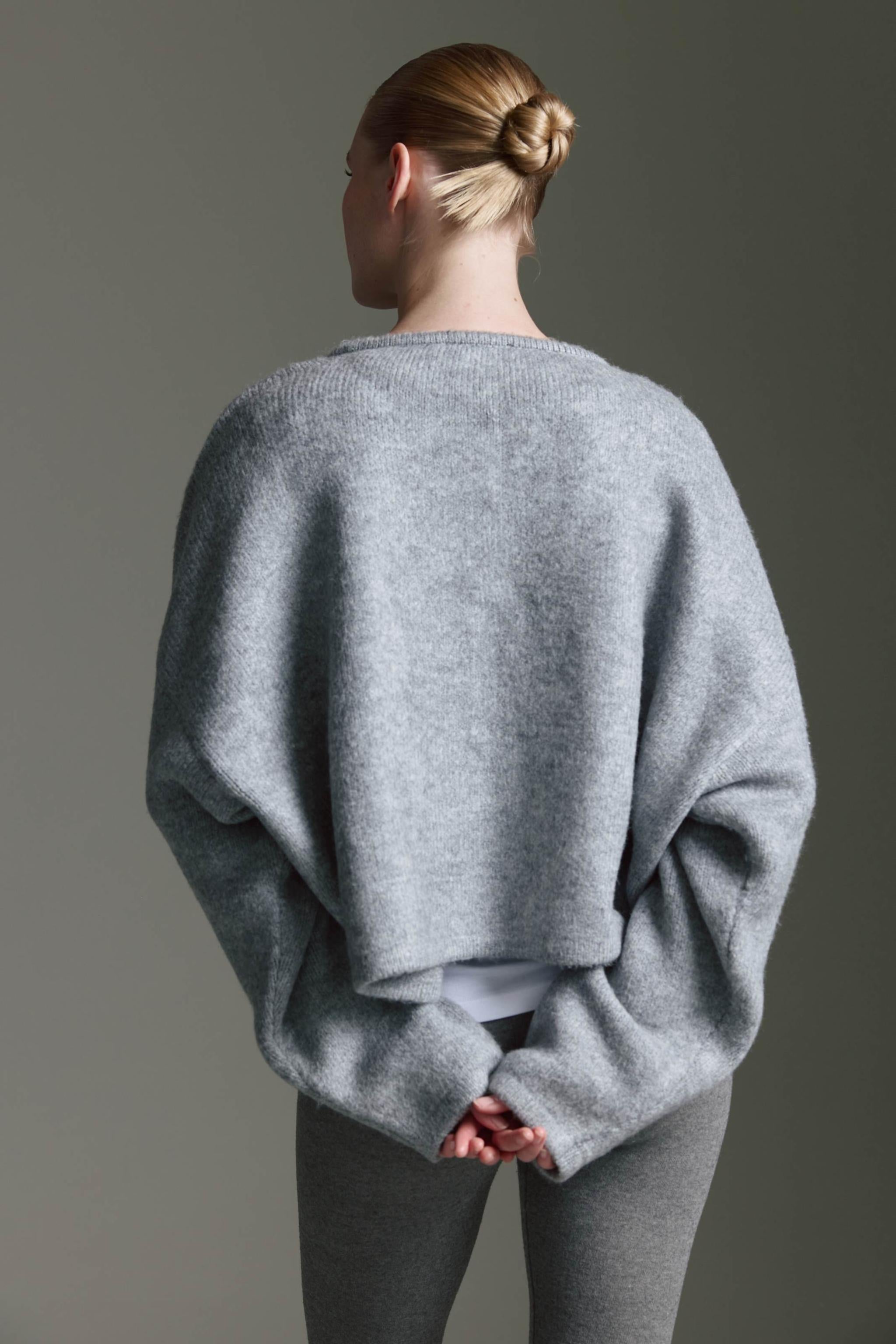Kurzer Cape Cardigan Mit Einem Knopf