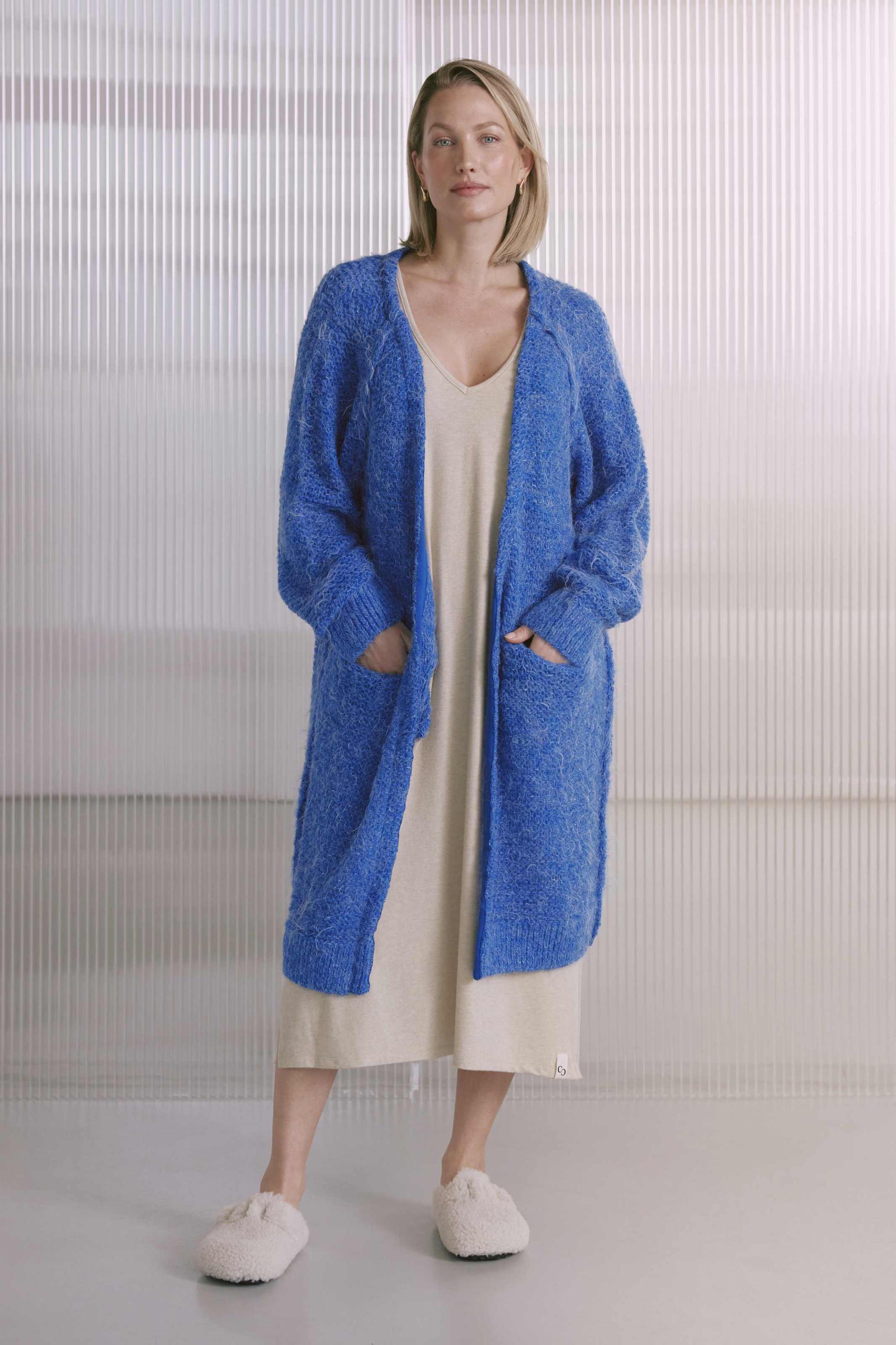 Langer Grobstrick Cardigan Mit Inside-Out Elementen