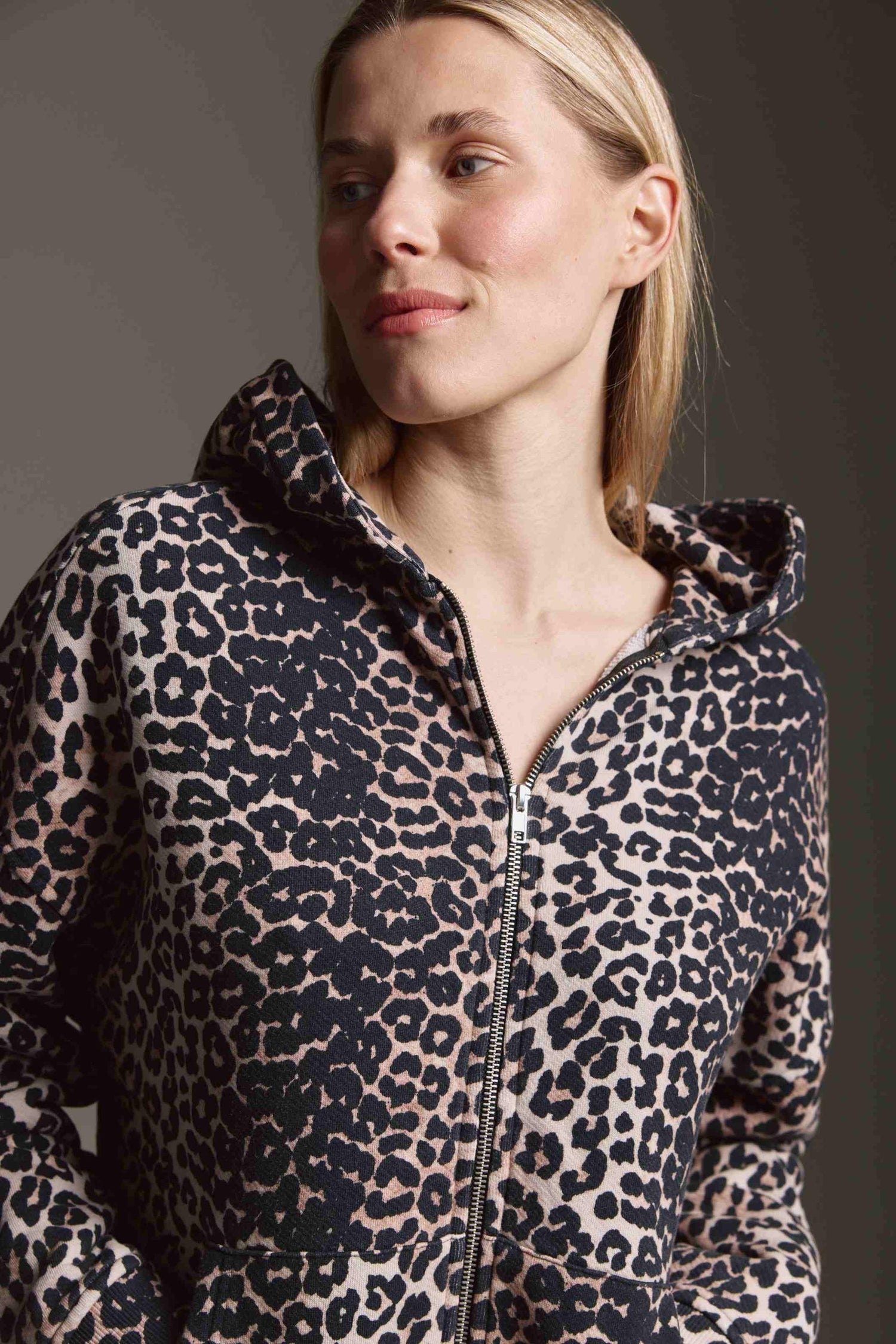 Heavy Weight Sweatjacke Mit 2-Wege Rv, Kapuze Und Leo Aop