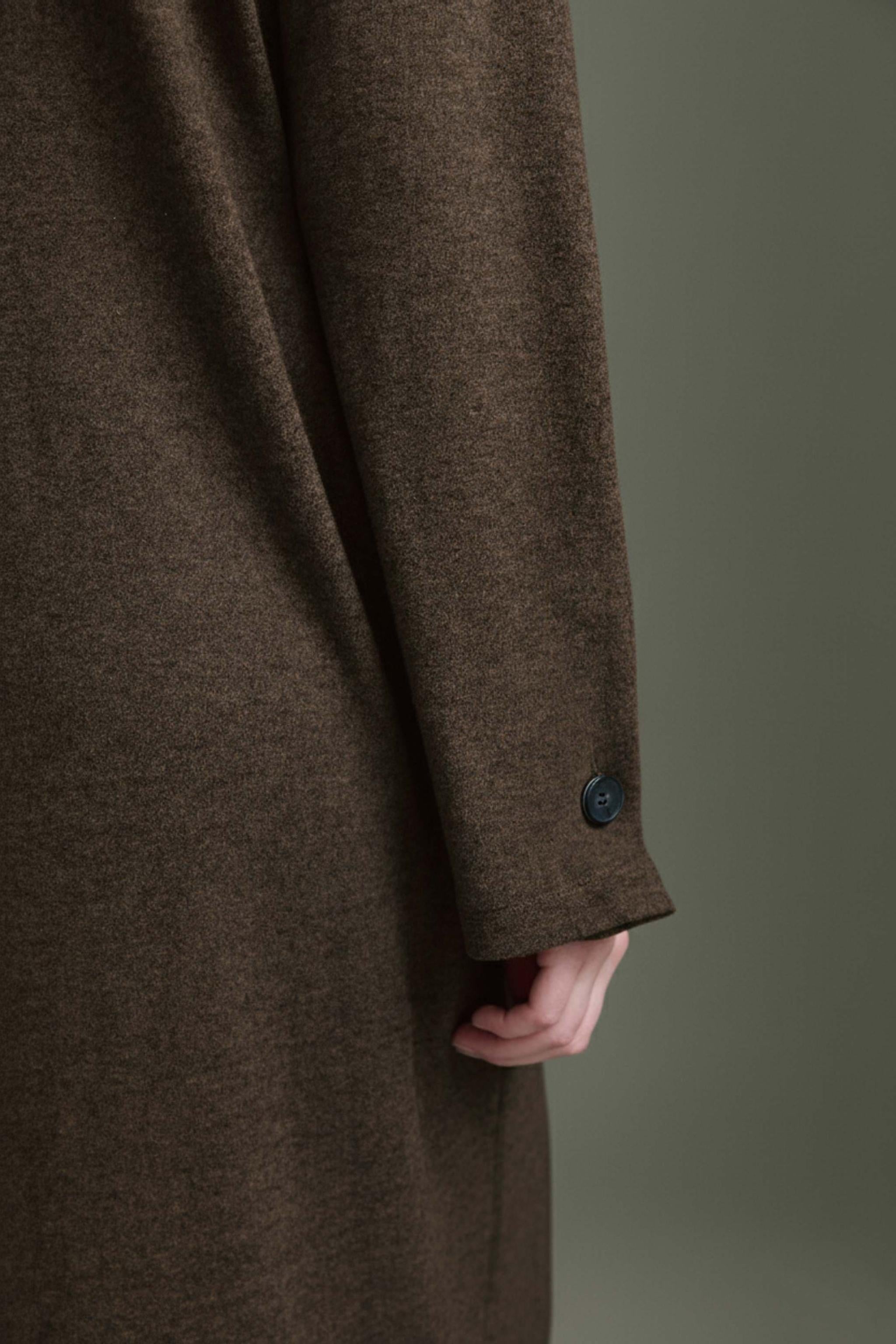 Cozy Kleid Mit Rundhals, Schlitz Und Ärmeldetails