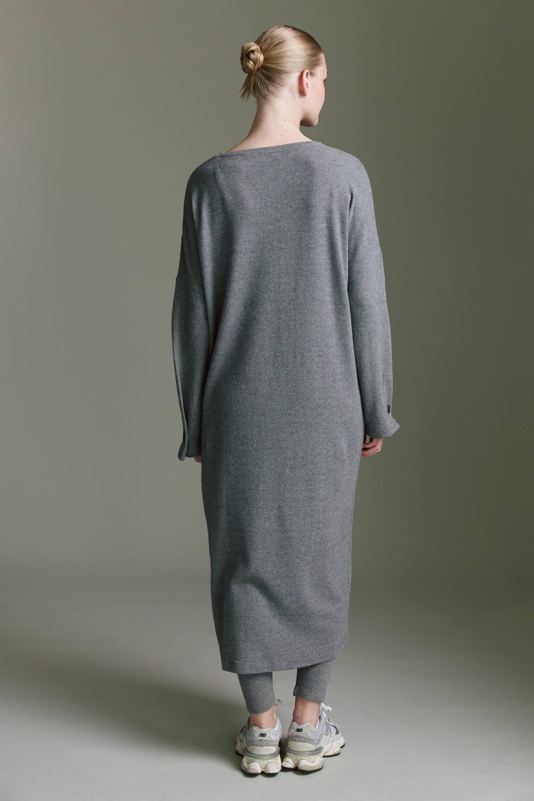 Cozy Kleid Mit Rundhals, Schlitz Und Ärmeldetails